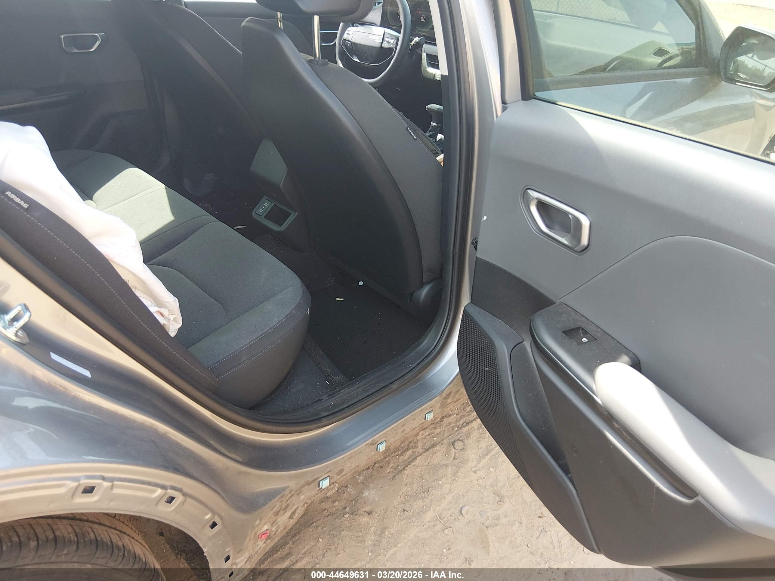 KIA K4 image 8