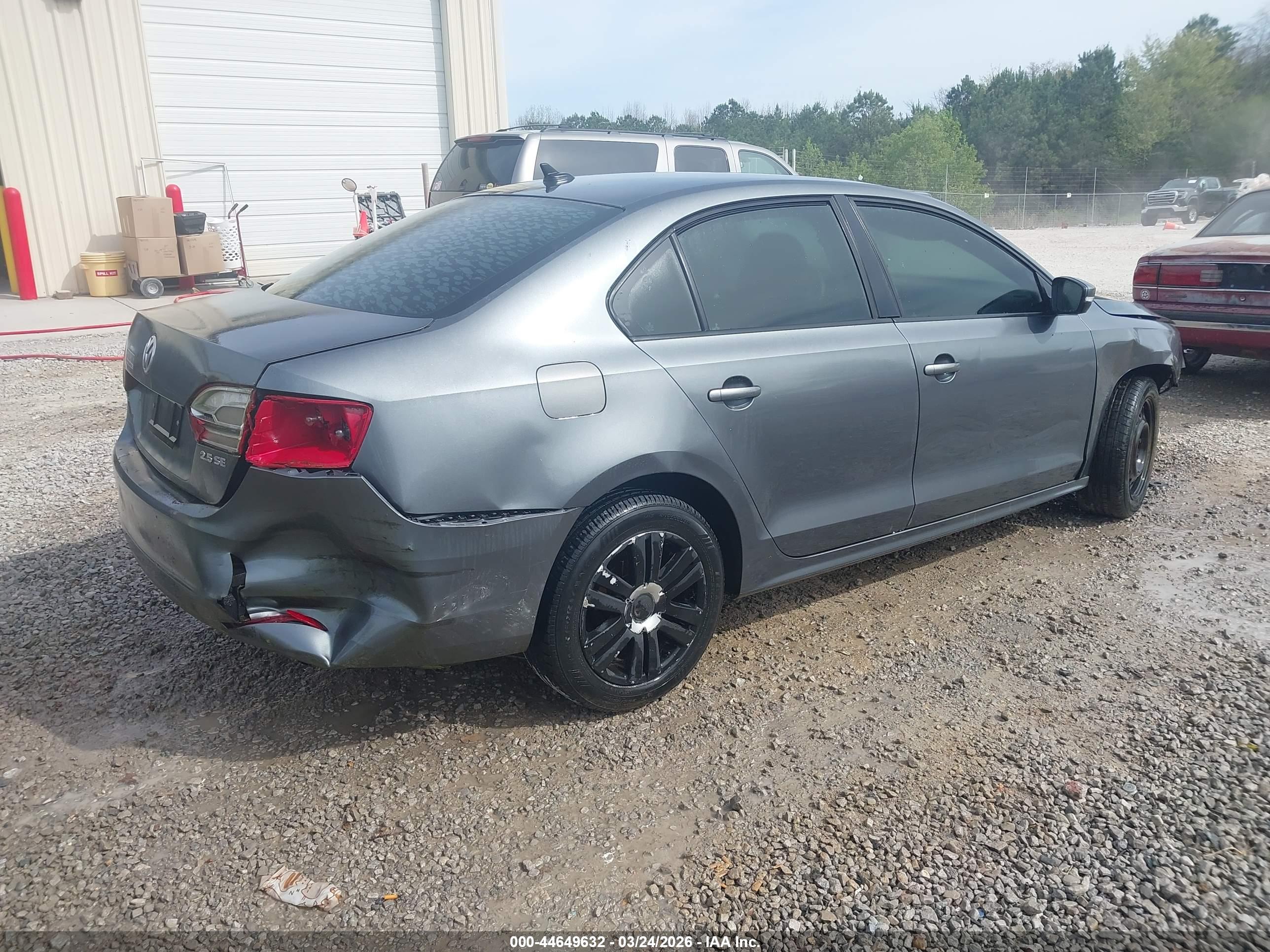 VOLKSWAGEN JETTA image 4