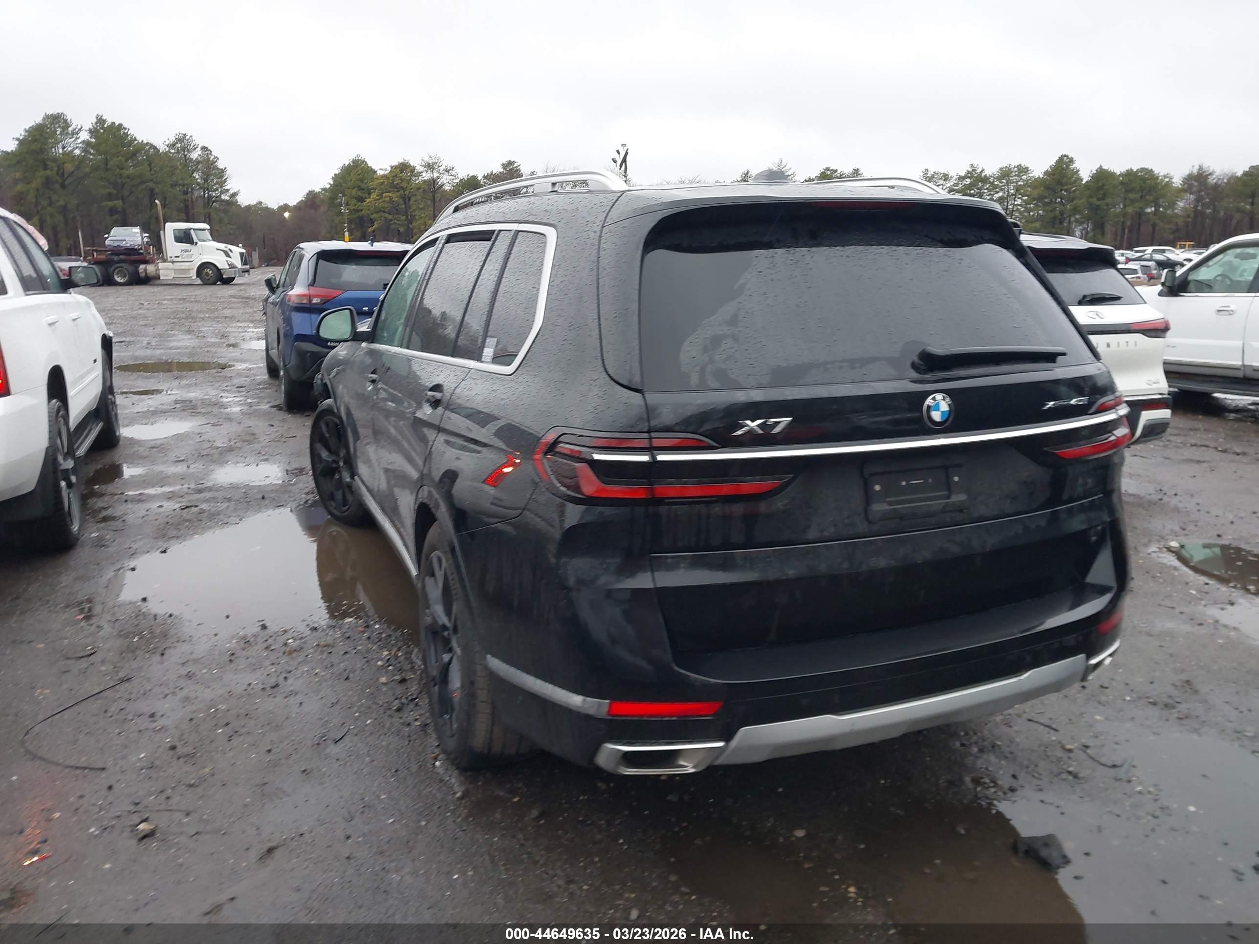 BMW X7 image 3