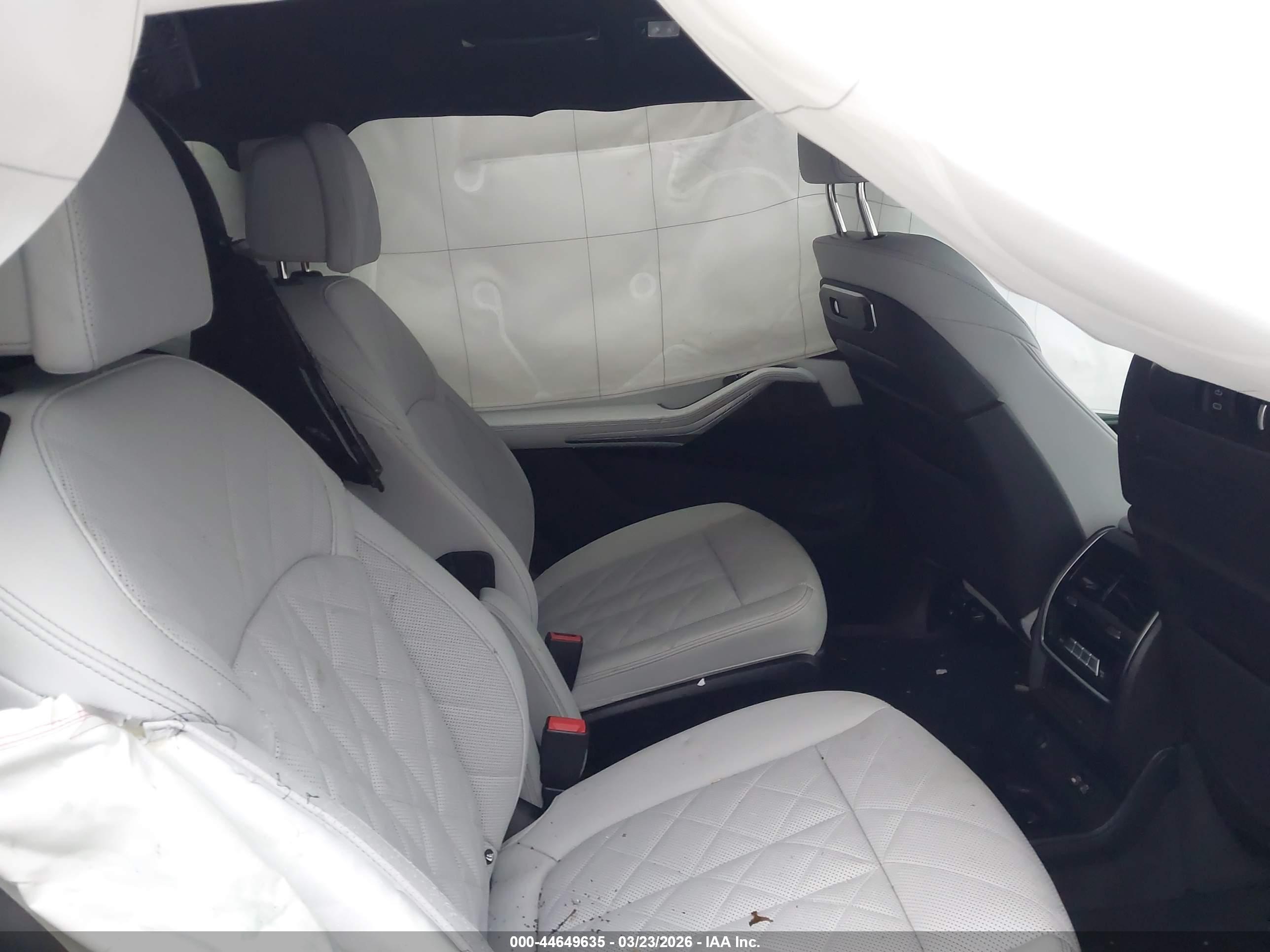 BMW X7 image 8