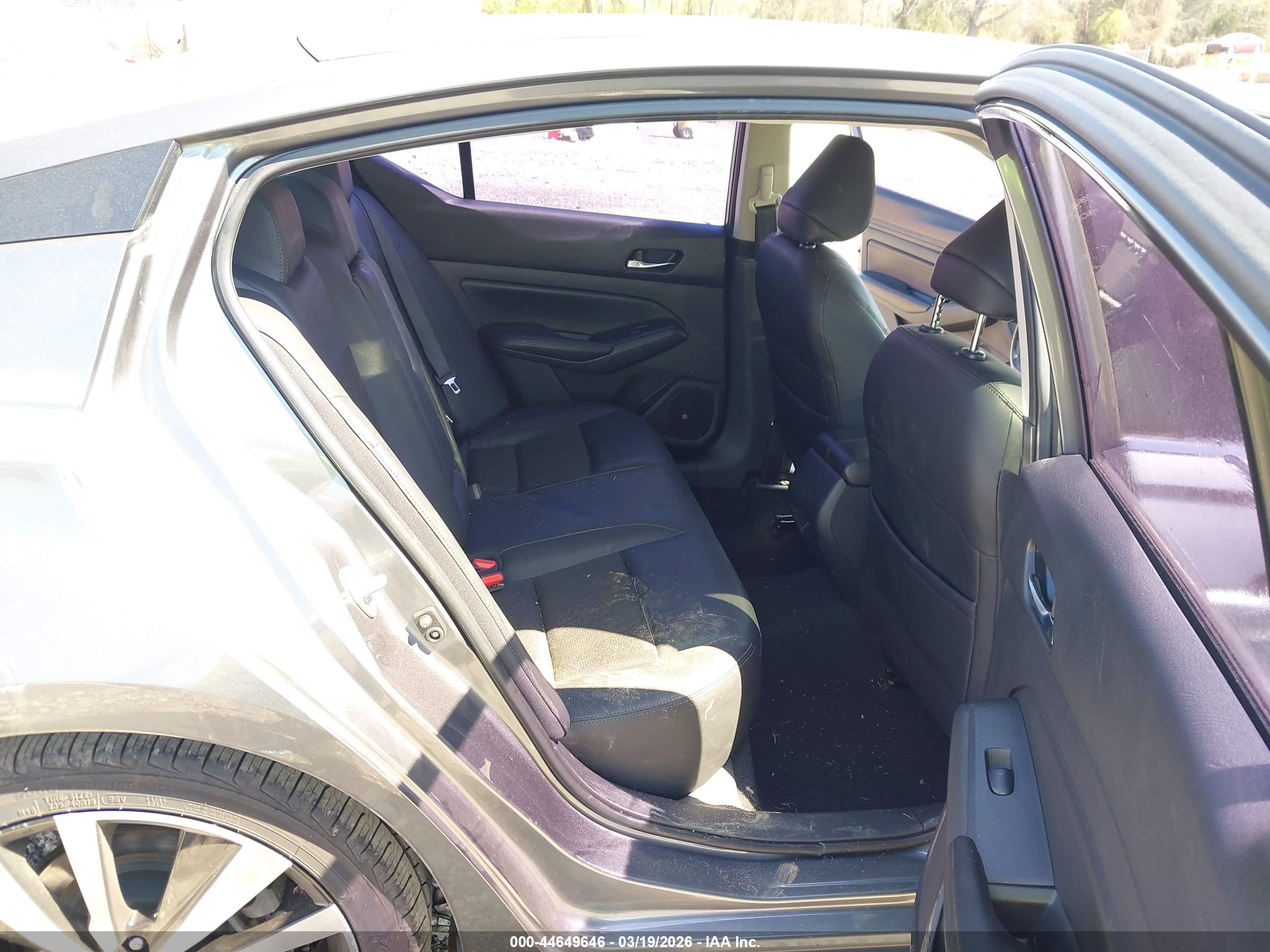 NISSAN ALTIMA image 8