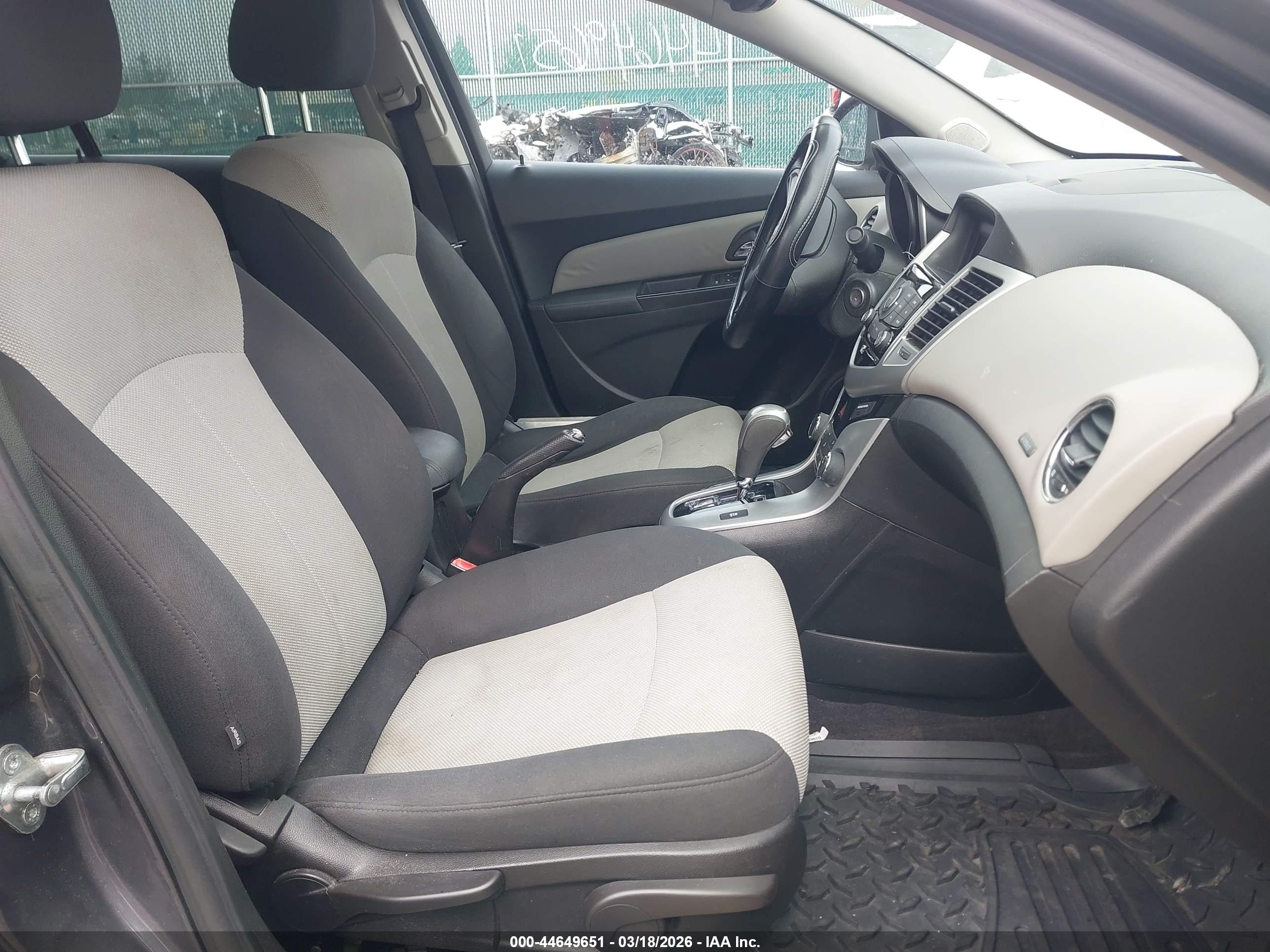 CHEVROLET CRUZE image 5