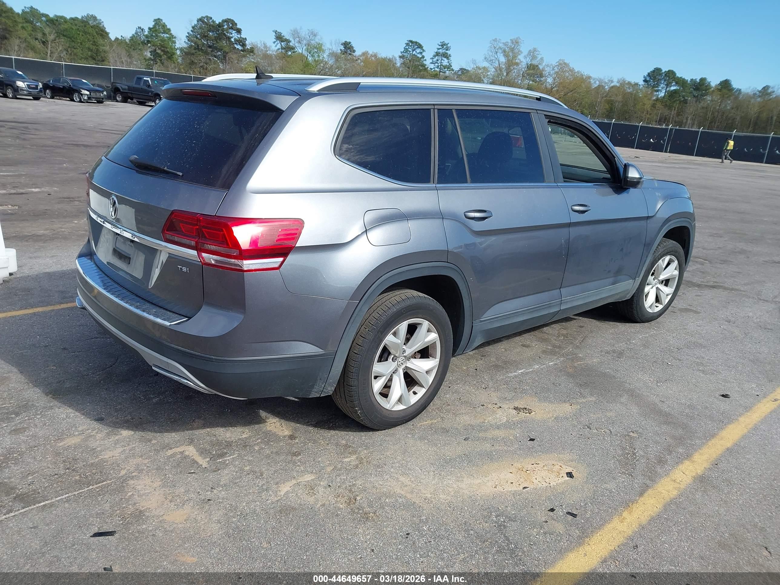 VOLKSWAGEN ATLAS image 4