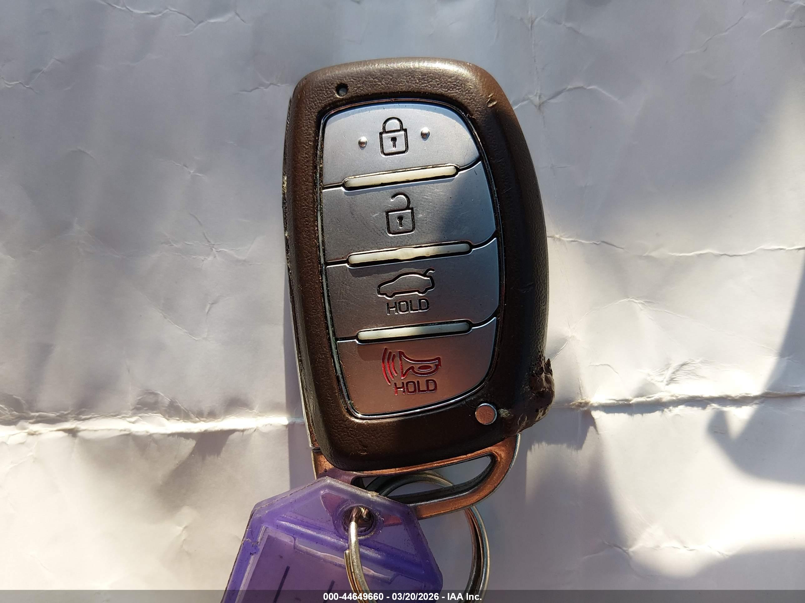 HYUNDAI ELANTRA image 11