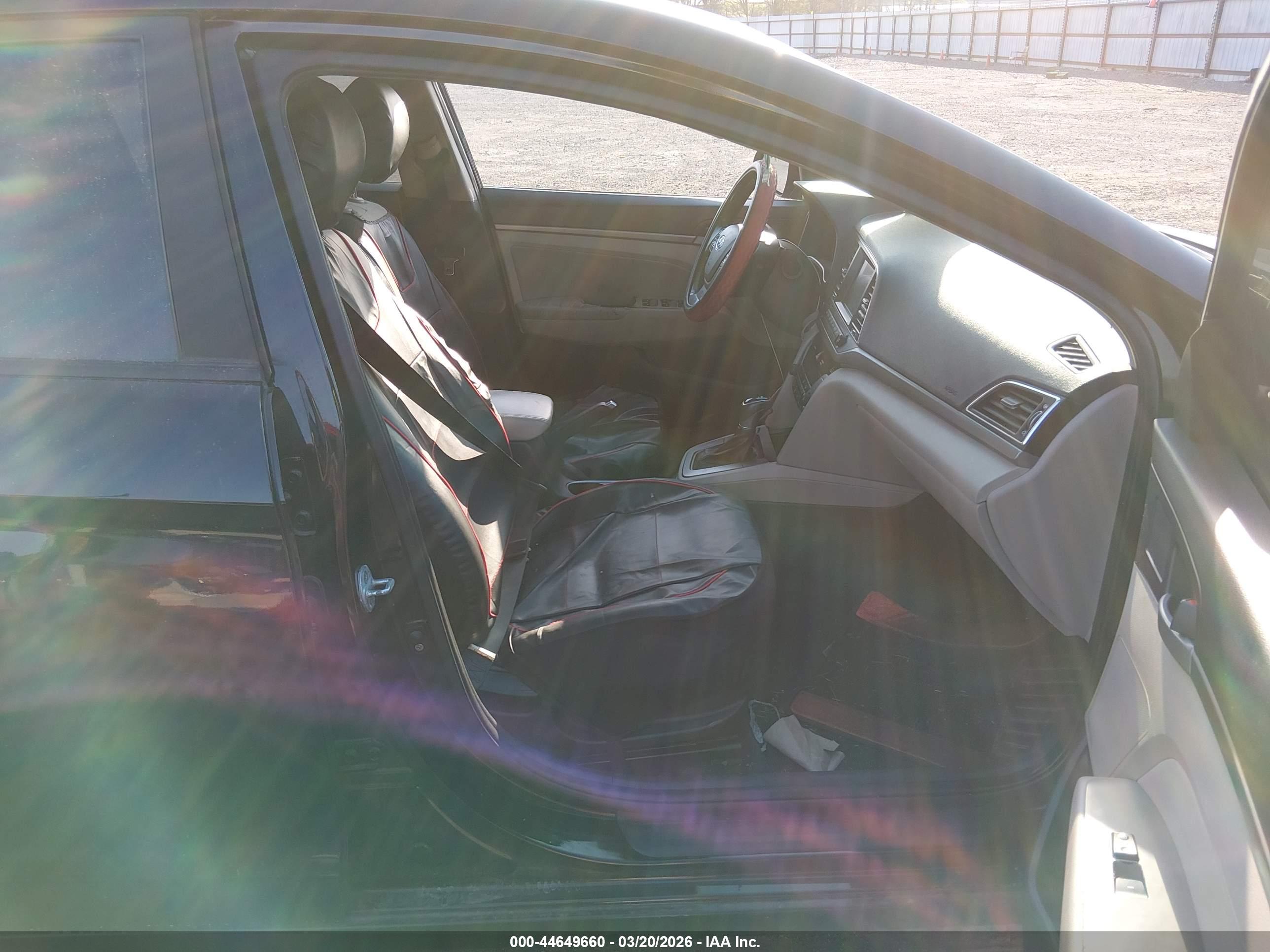 HYUNDAI ELANTRA image 5