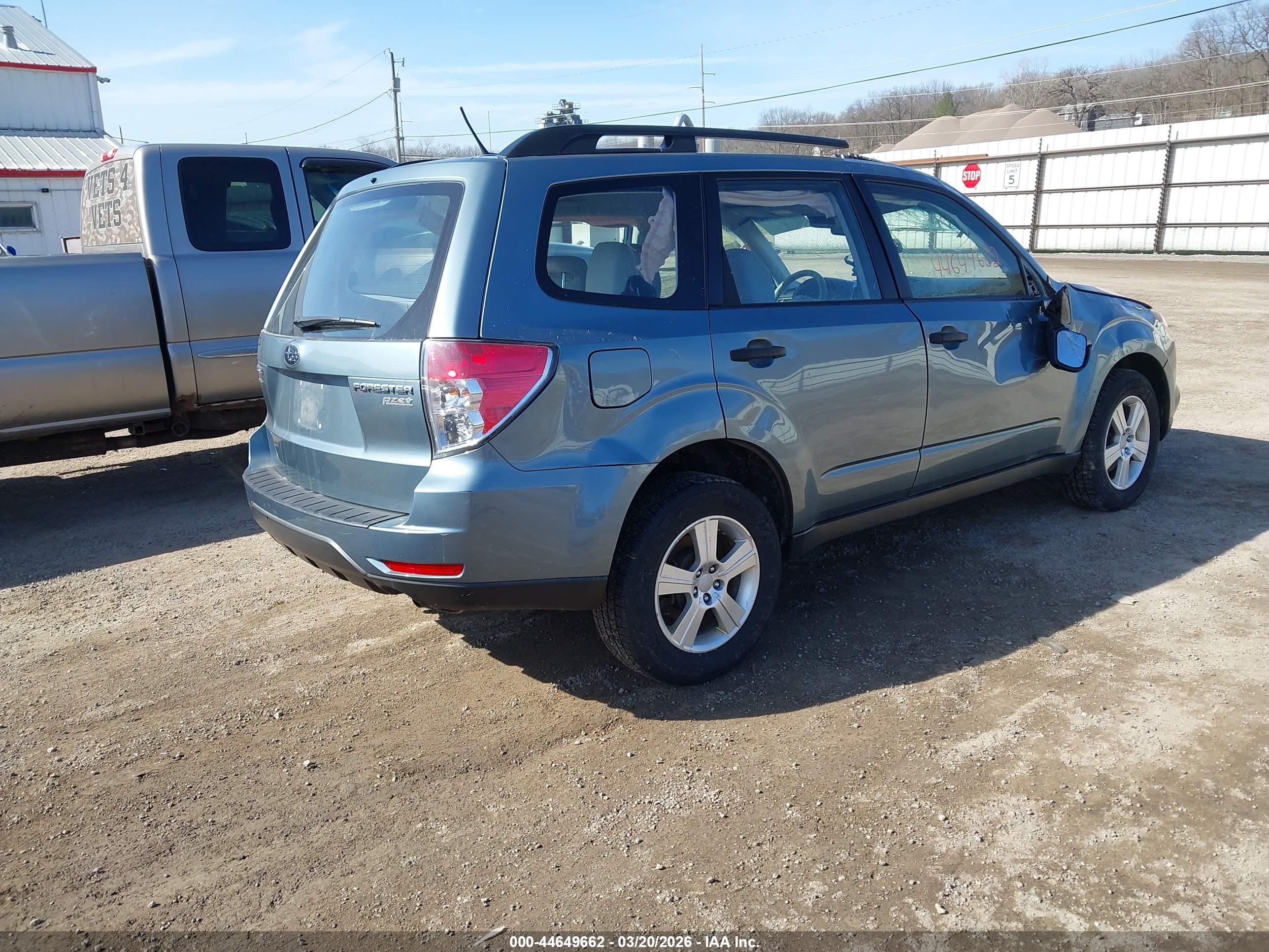 SUBARU FORESTER image 4