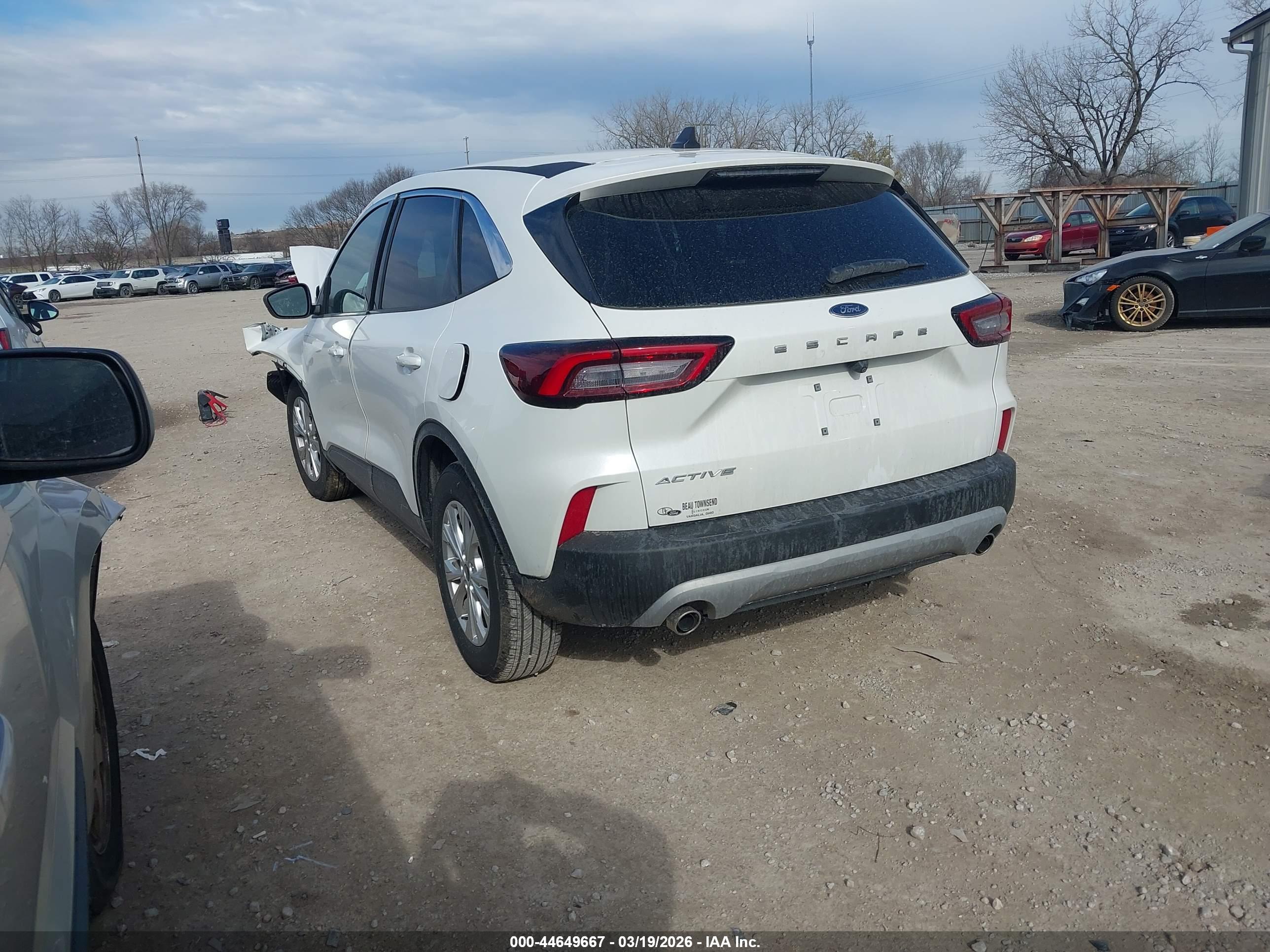 FORD ESCAPE image 3