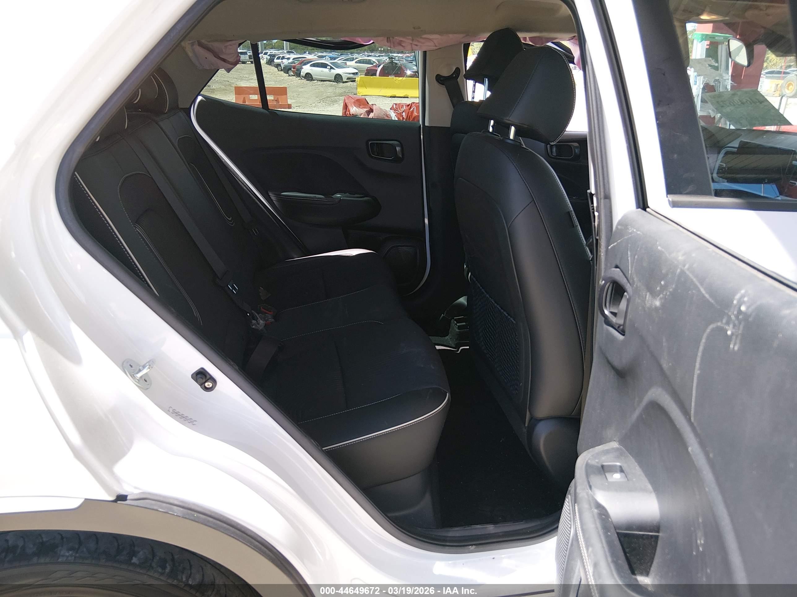 HYUNDAI VENUE image 8