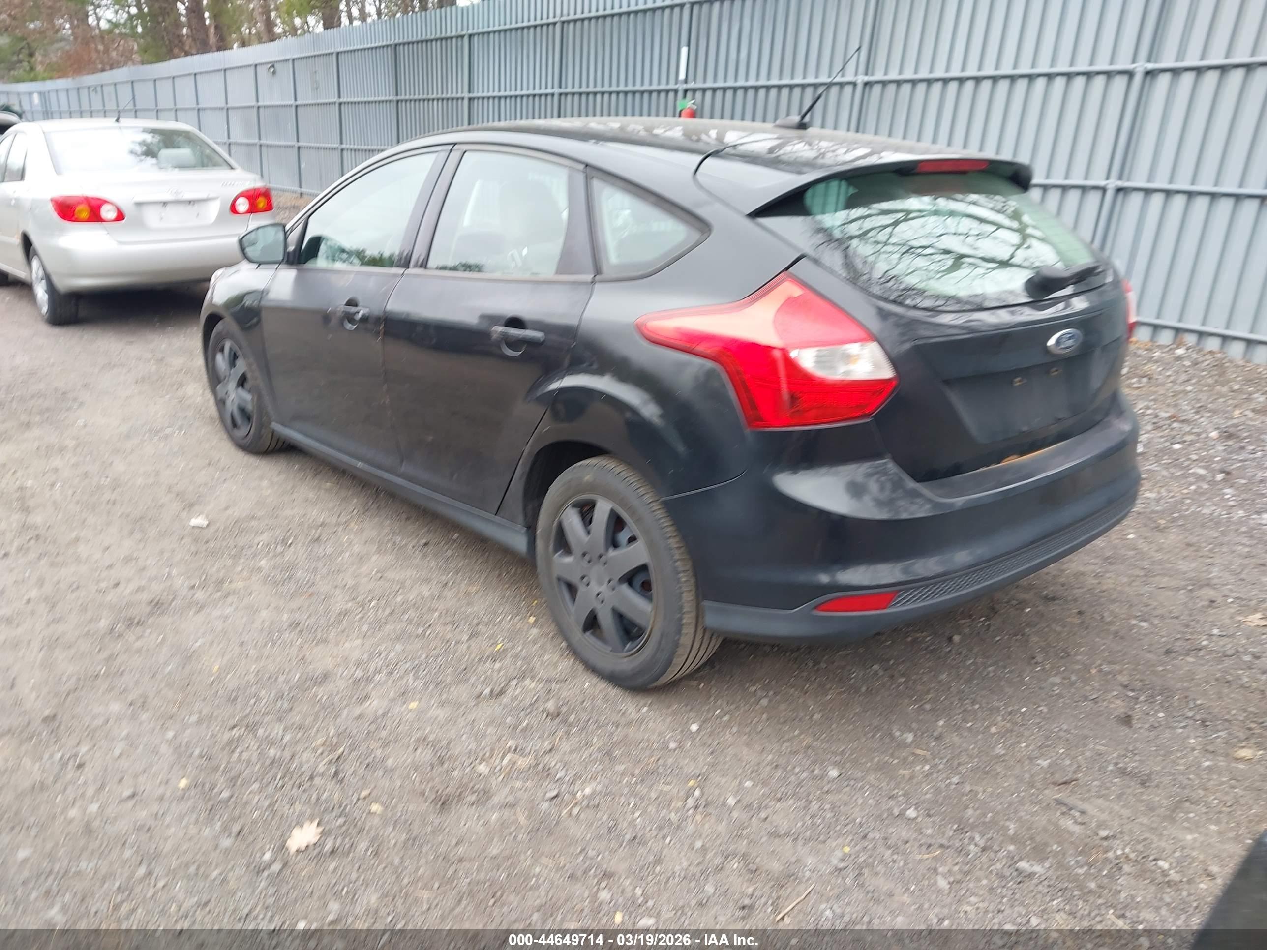 FORD FOCUS image 3