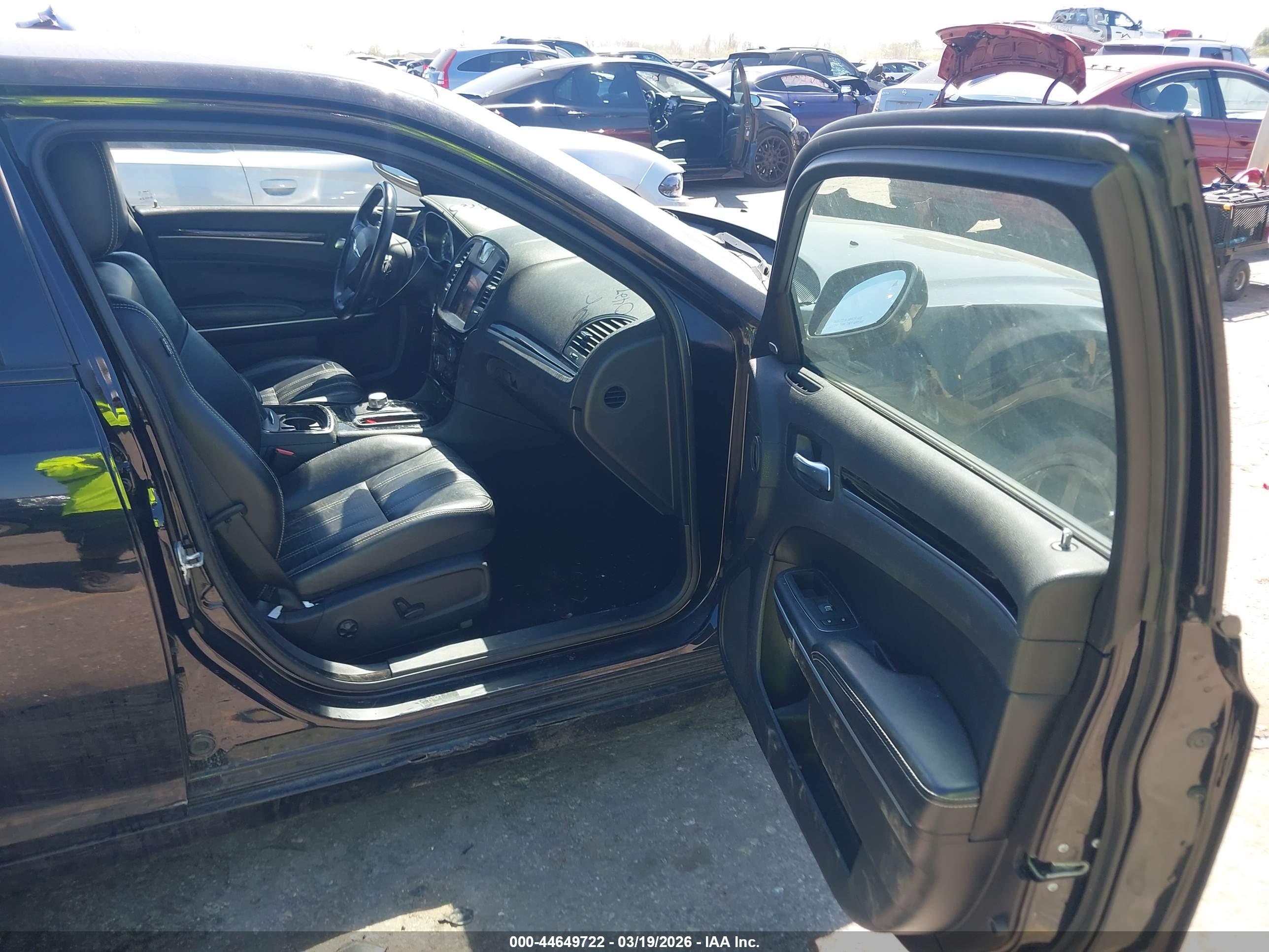CHRYSLER 300 image 5