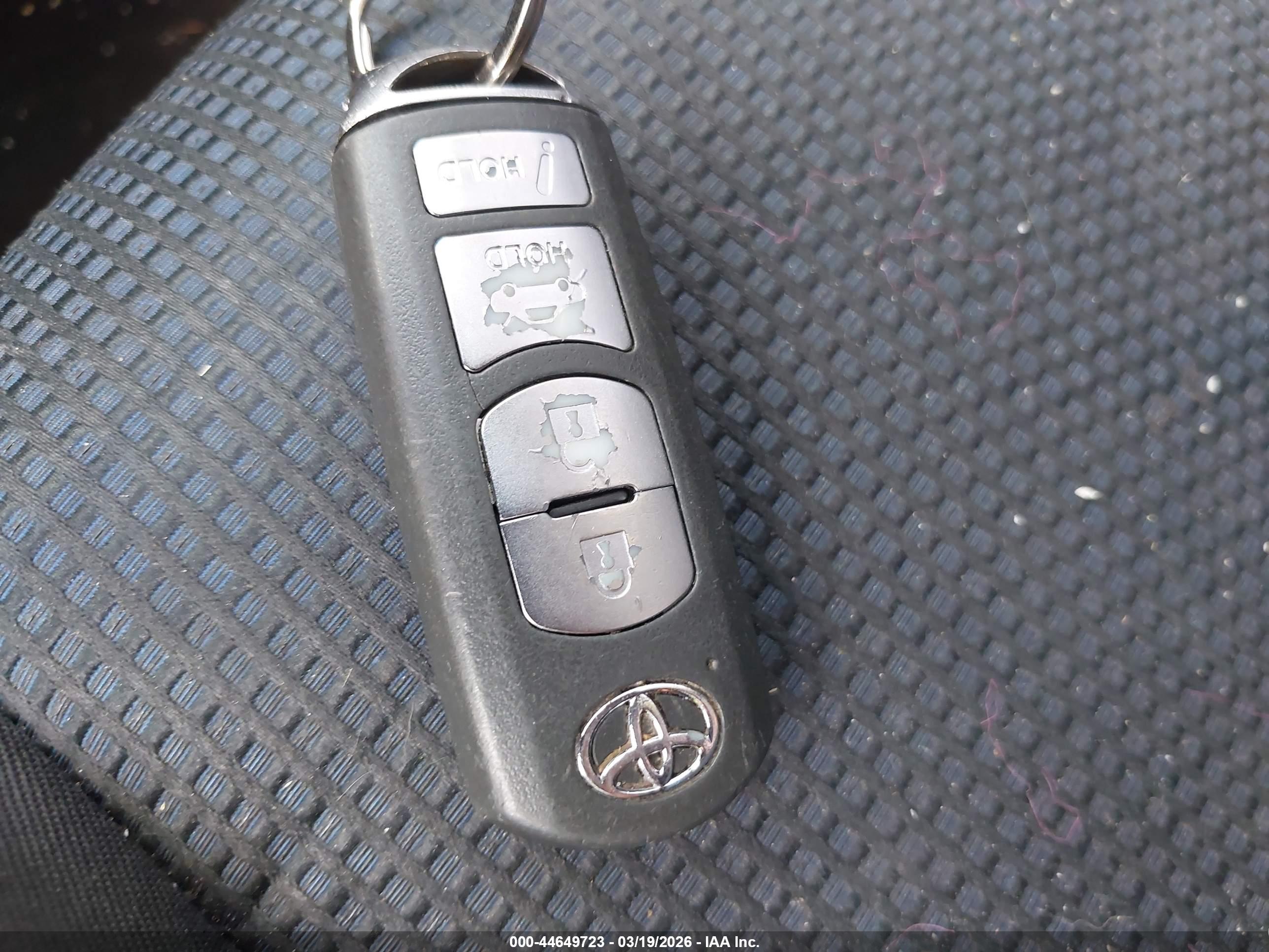 TOYOTA YARIS image 11