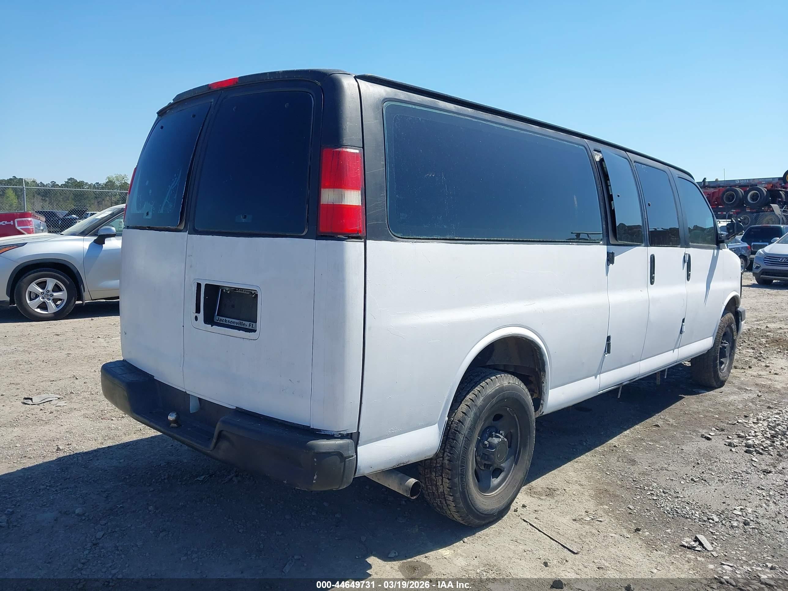 CHEVROLET EXPRESS image 4