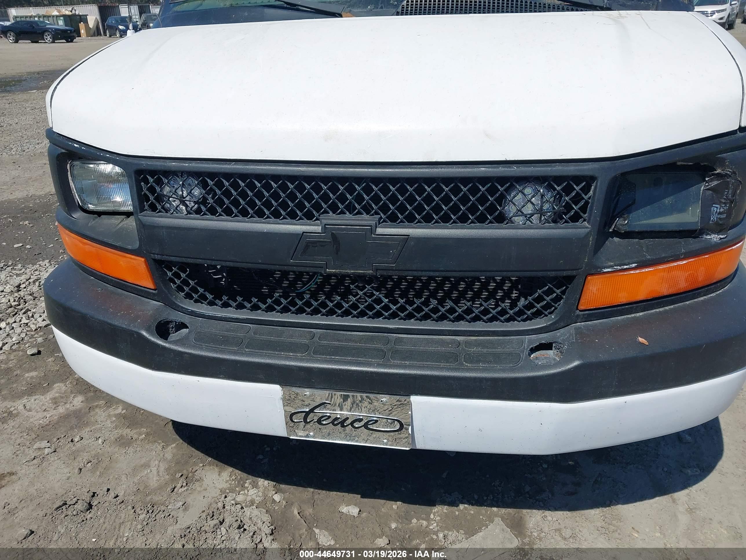 CHEVROLET EXPRESS image 6