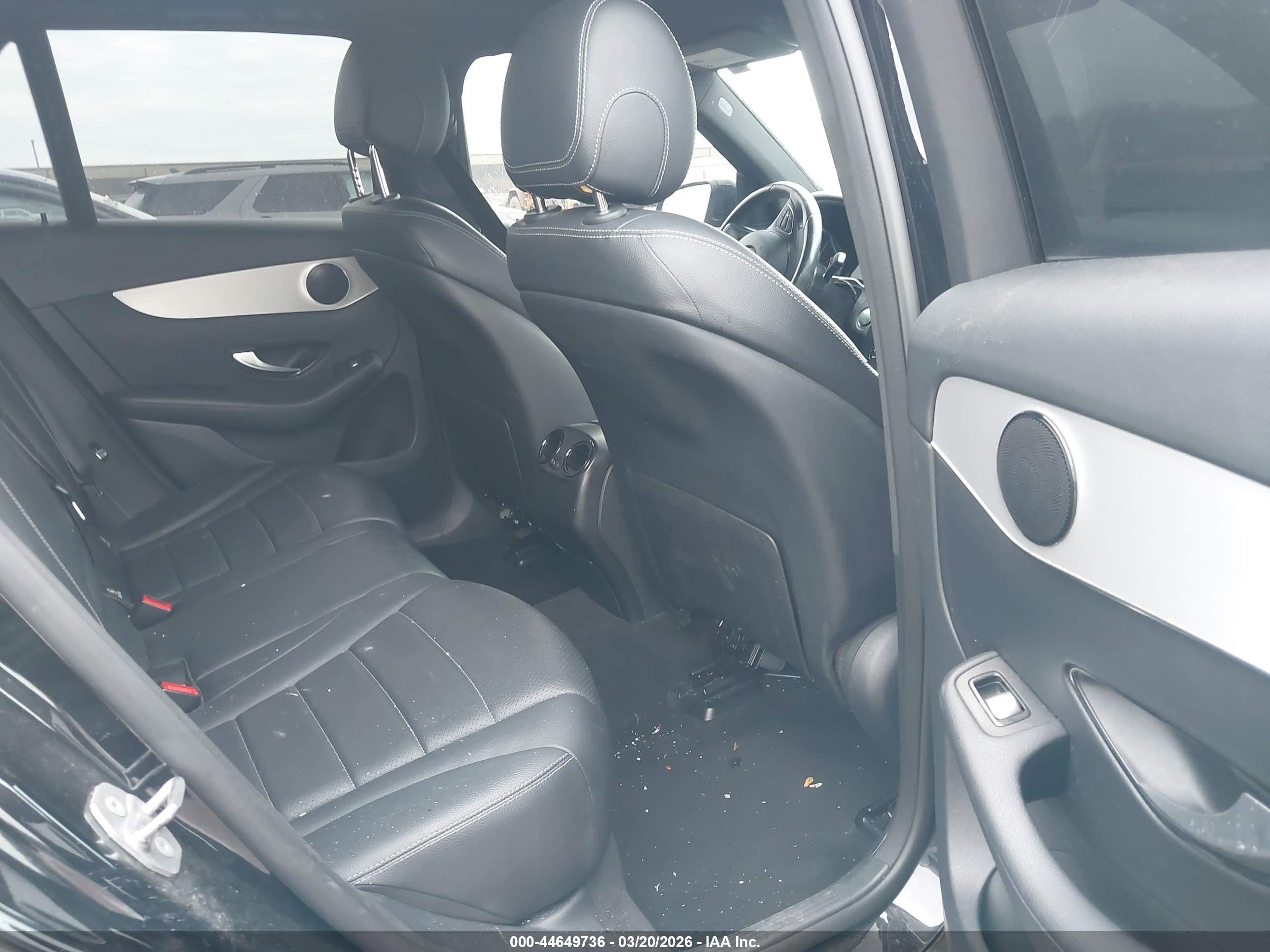 MERCEDES-BENZ GLC image 8