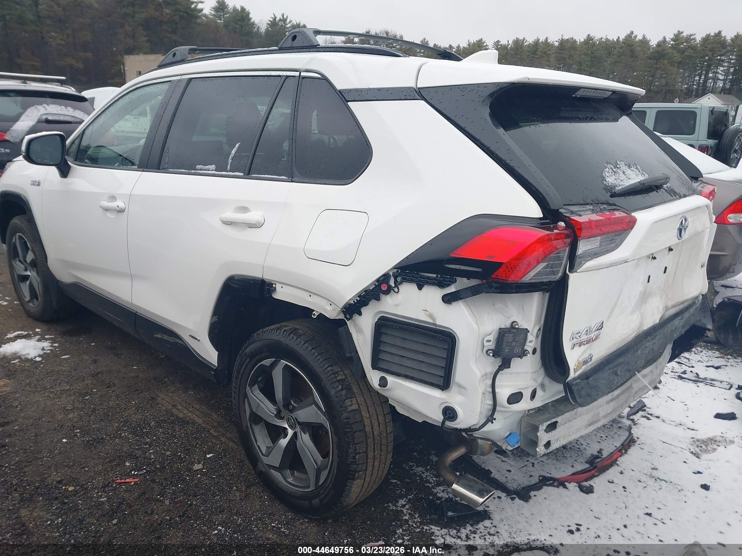 TOYOTA RAV4 image 3