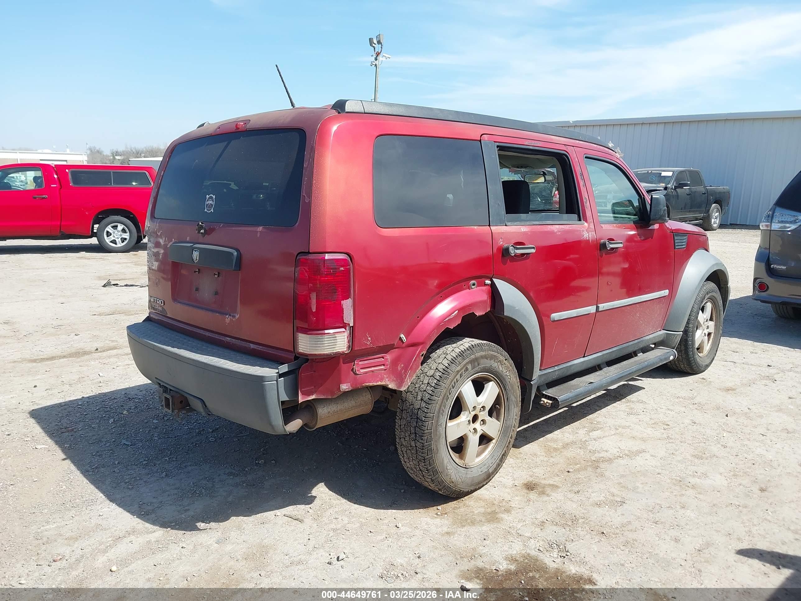 DODGE NITRO image 4