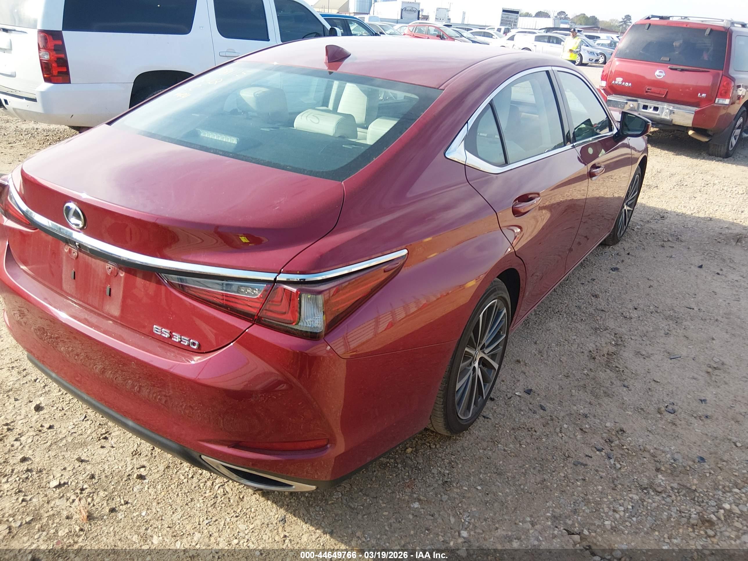 LEXUS ES image 4