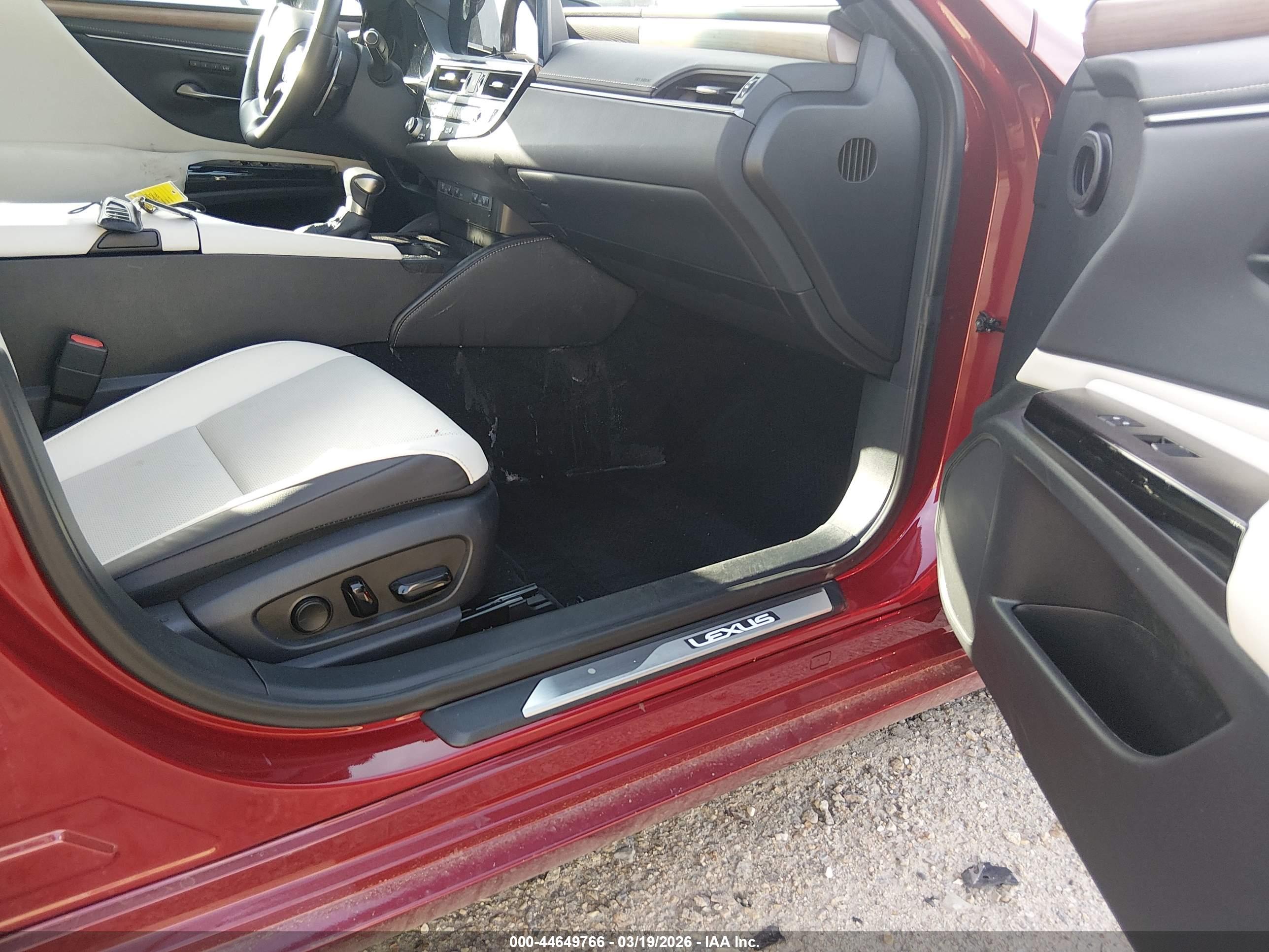 LEXUS ES image 5