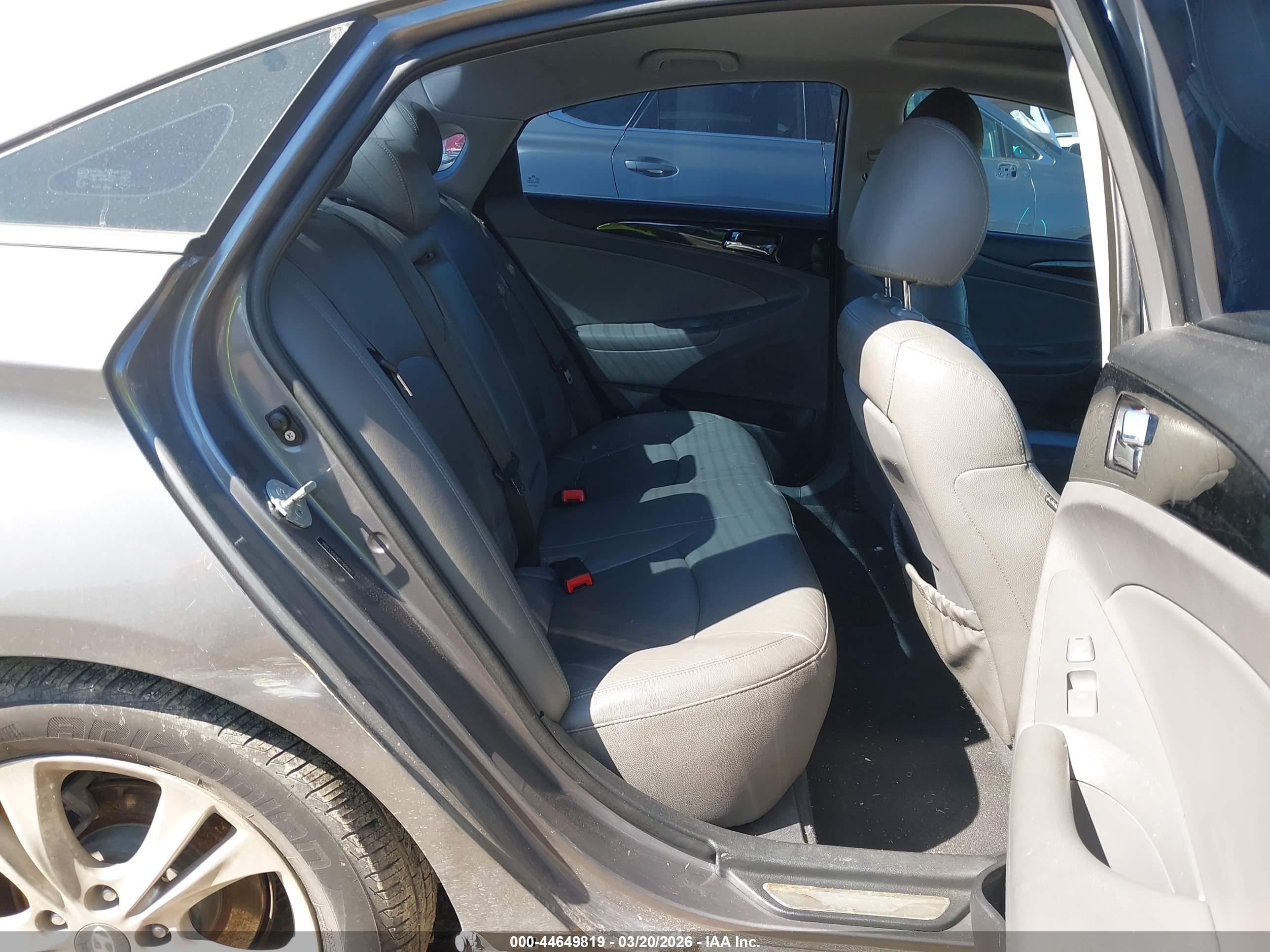 HYUNDAI SONATA image 8