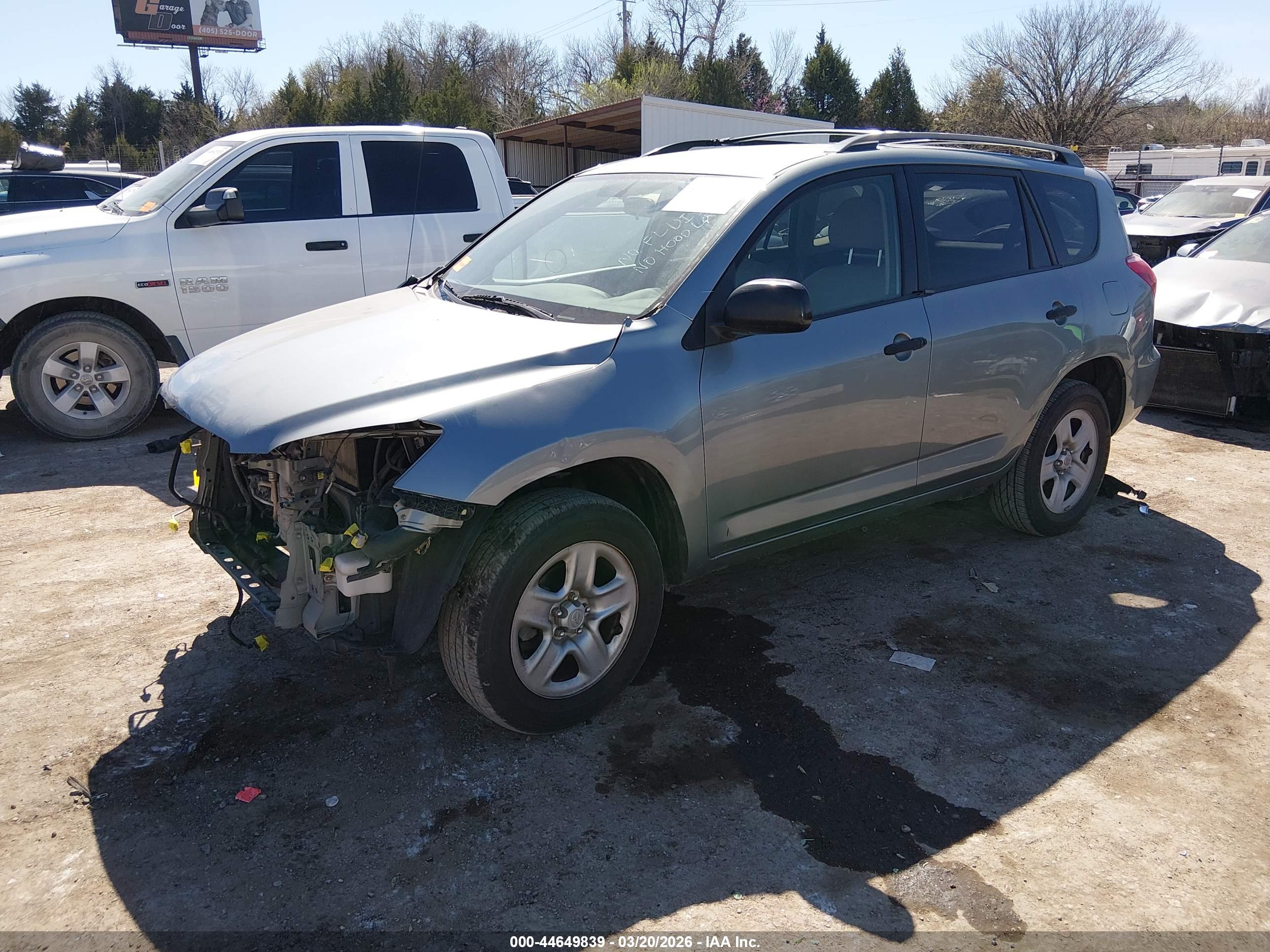 TOYOTA RAV4 image 2