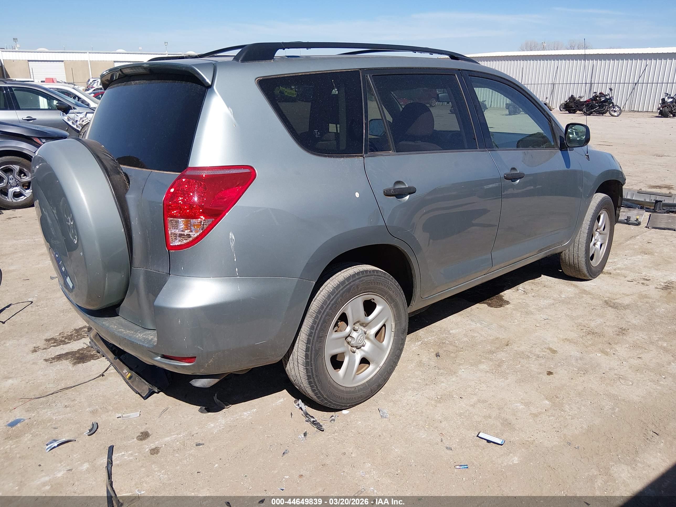 TOYOTA RAV4 image 4