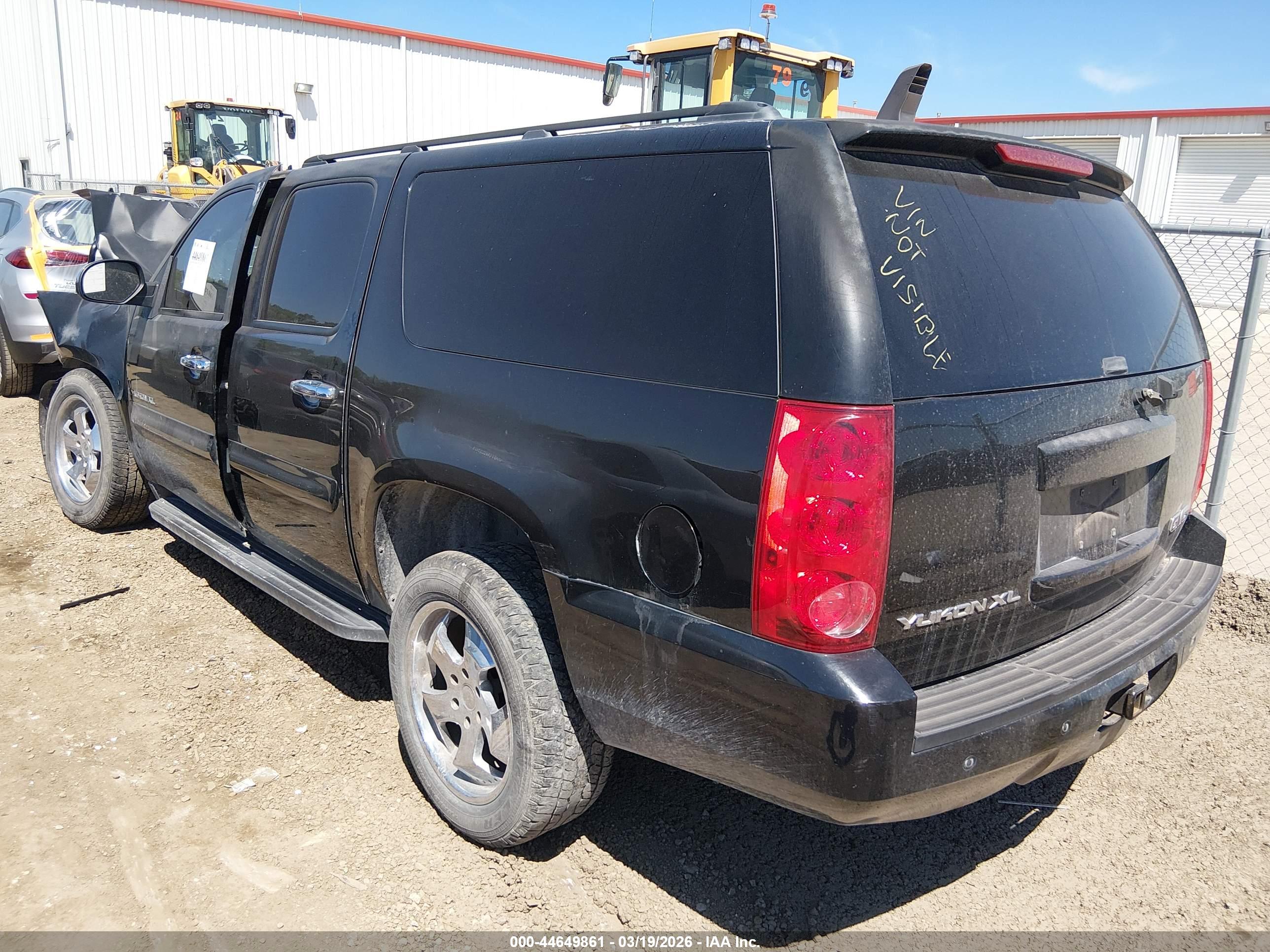 GMC YUKON image 3