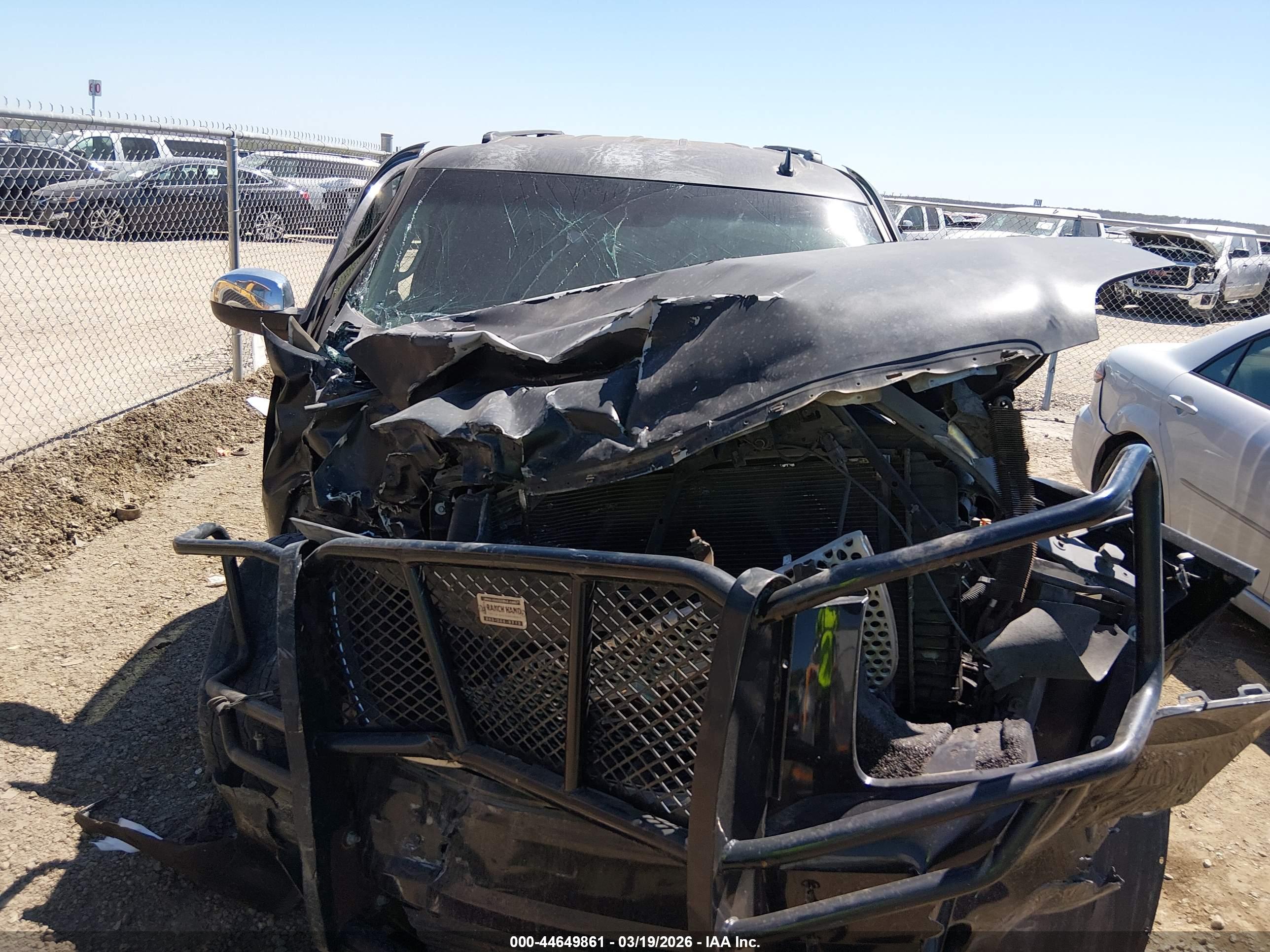 GMC YUKON image 6