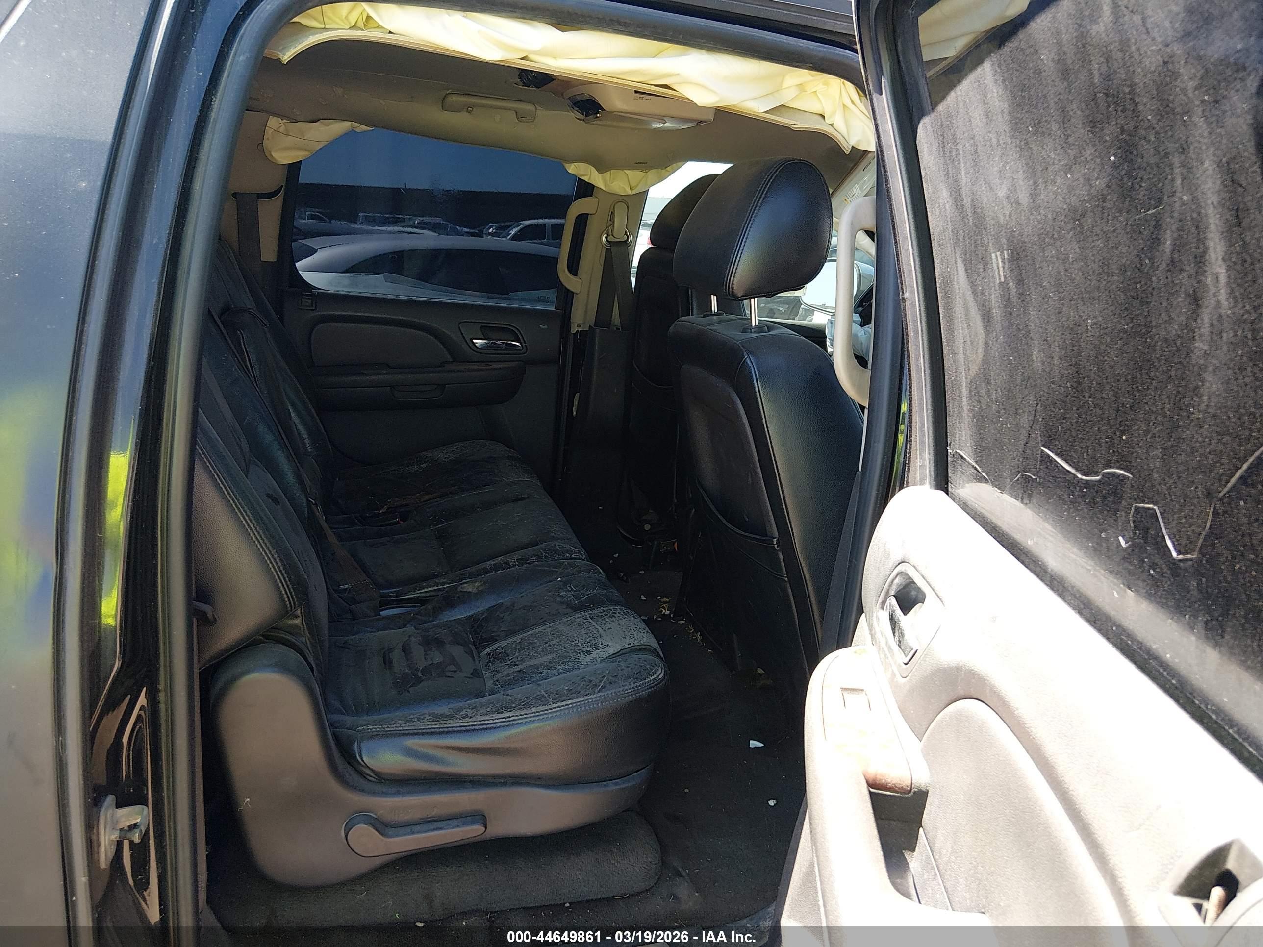 GMC YUKON image 8