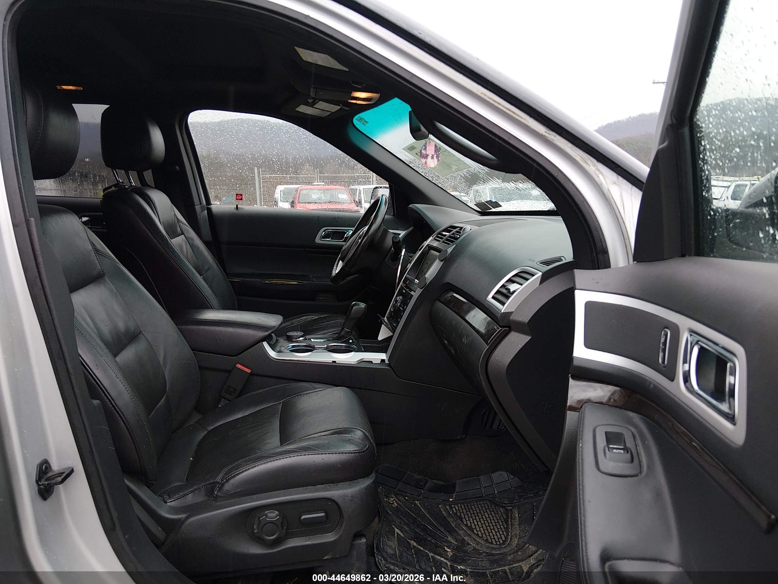 FORD EXPLORER image 5