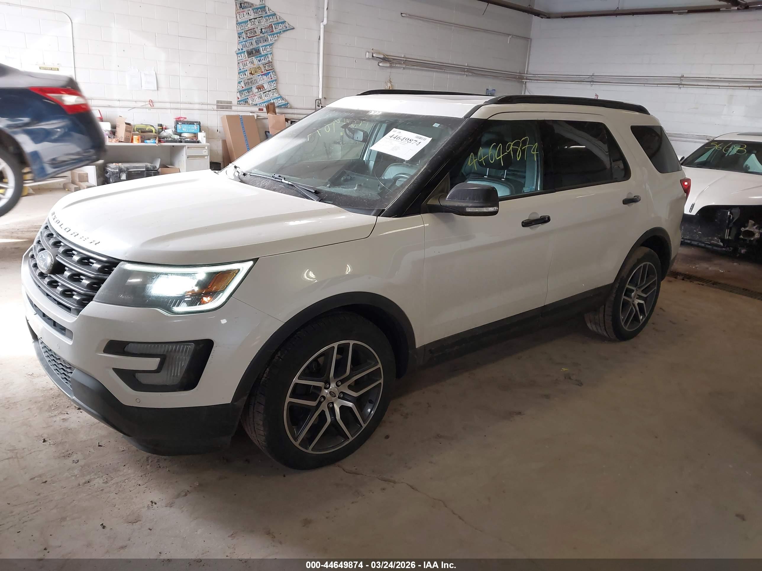 FORD EXPLORER image 2