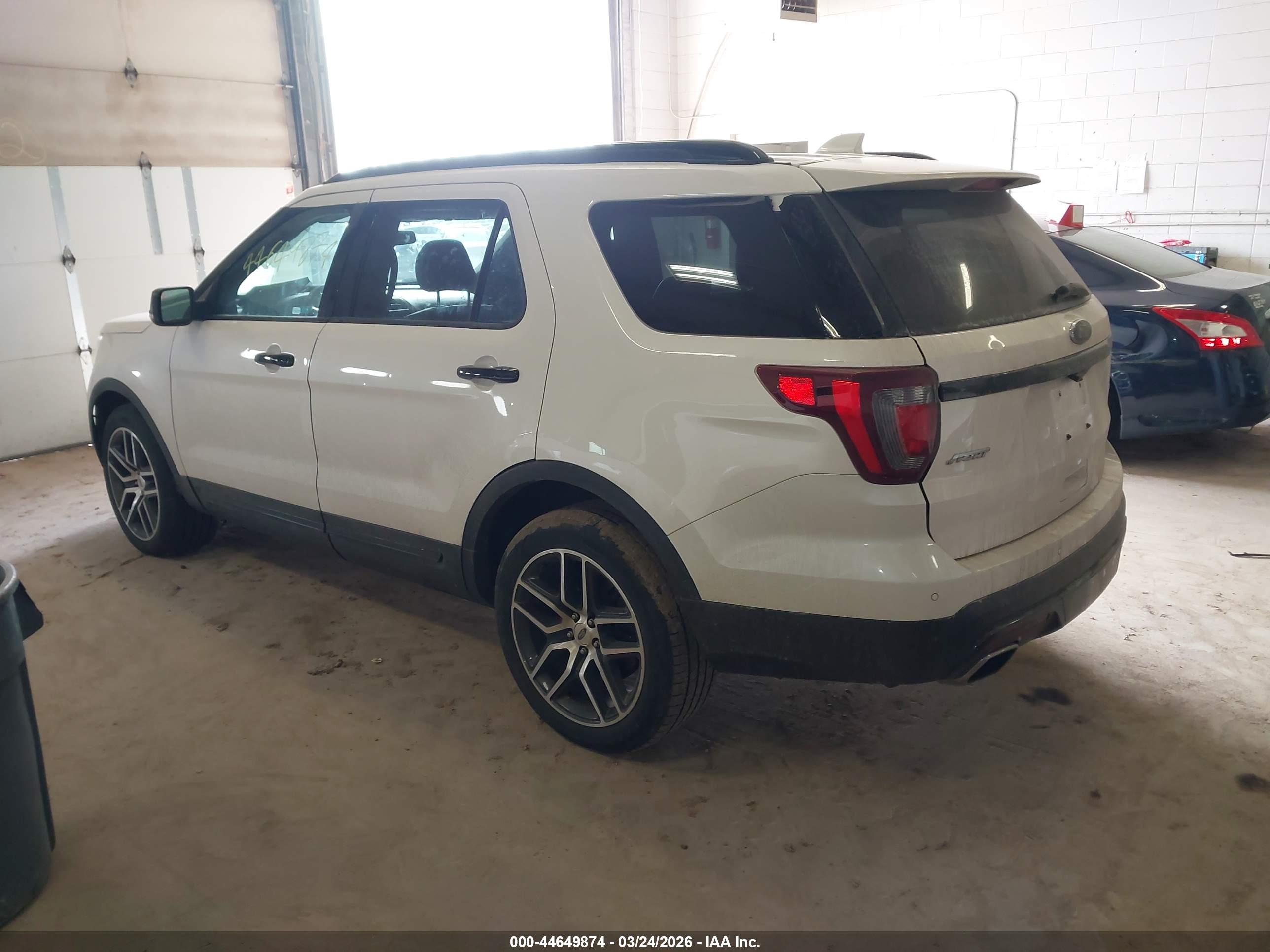FORD EXPLORER image 3