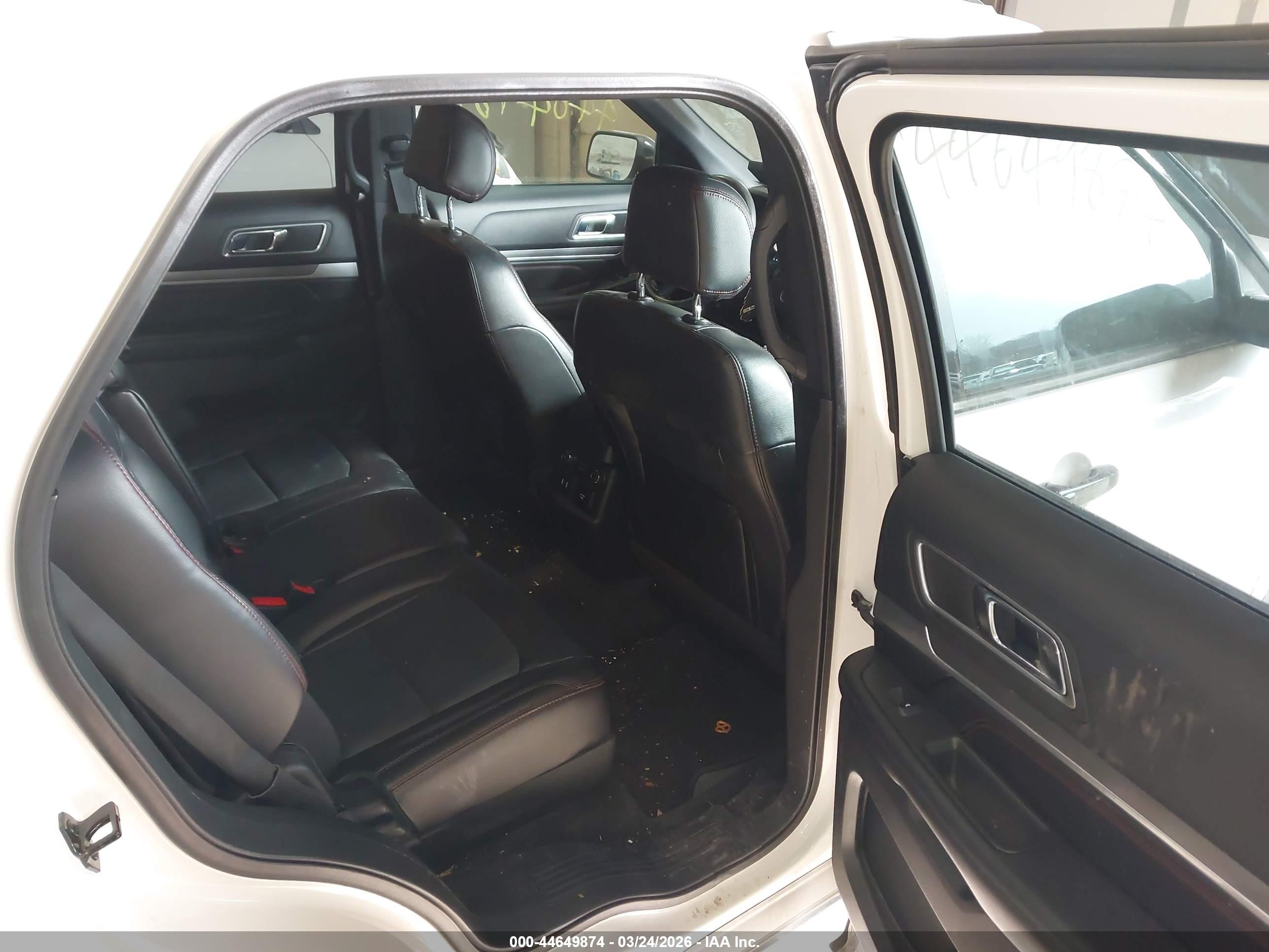FORD EXPLORER image 8