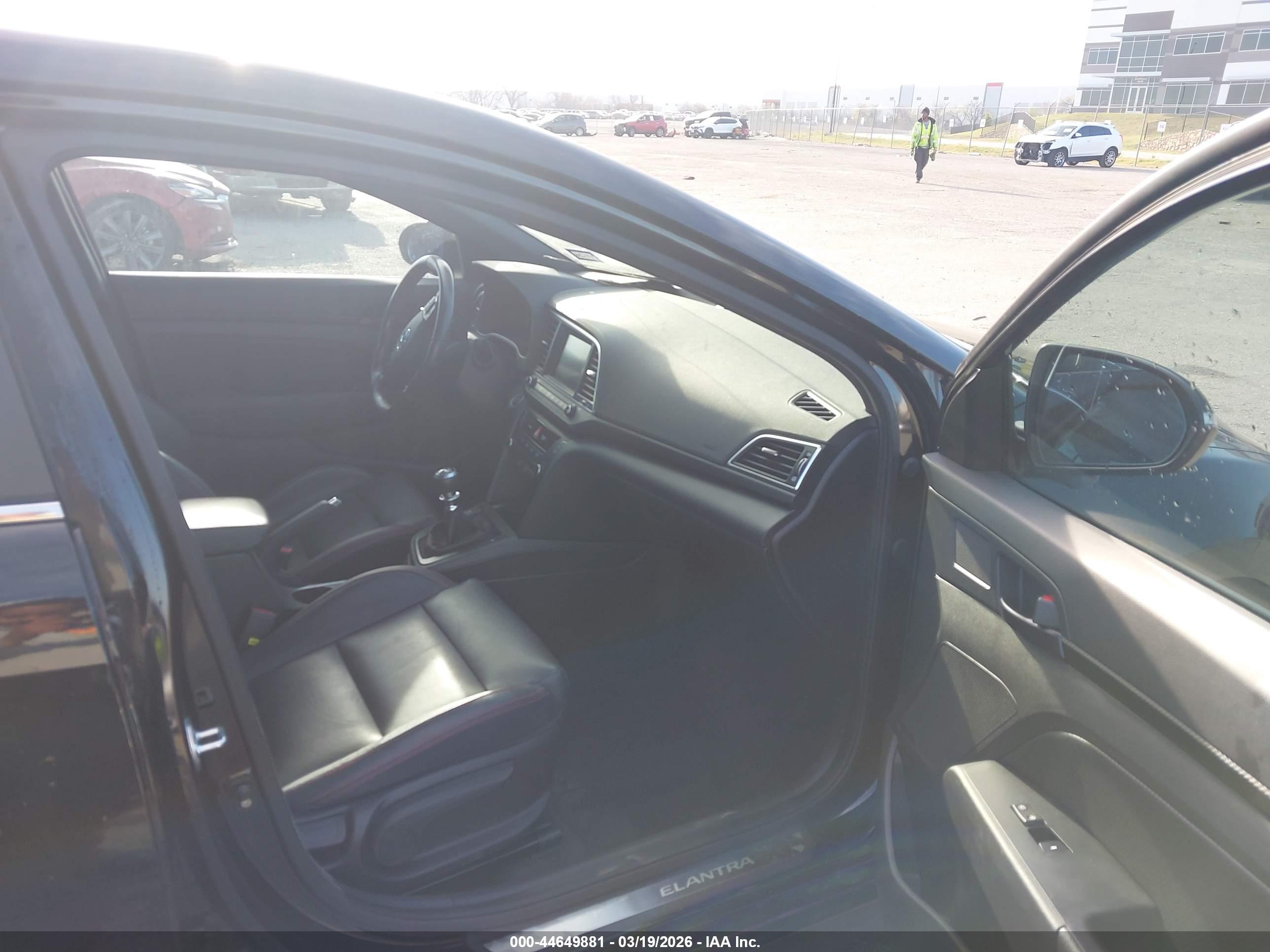 HYUNDAI ELANTRA image 5