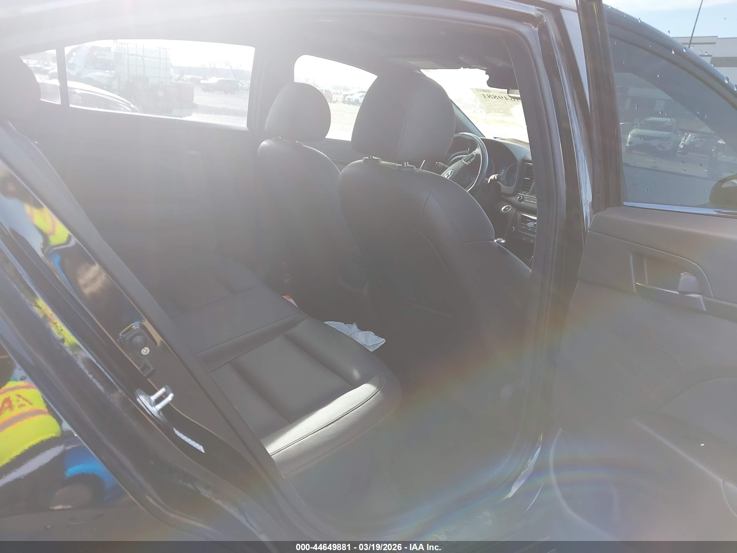 HYUNDAI ELANTRA image 8