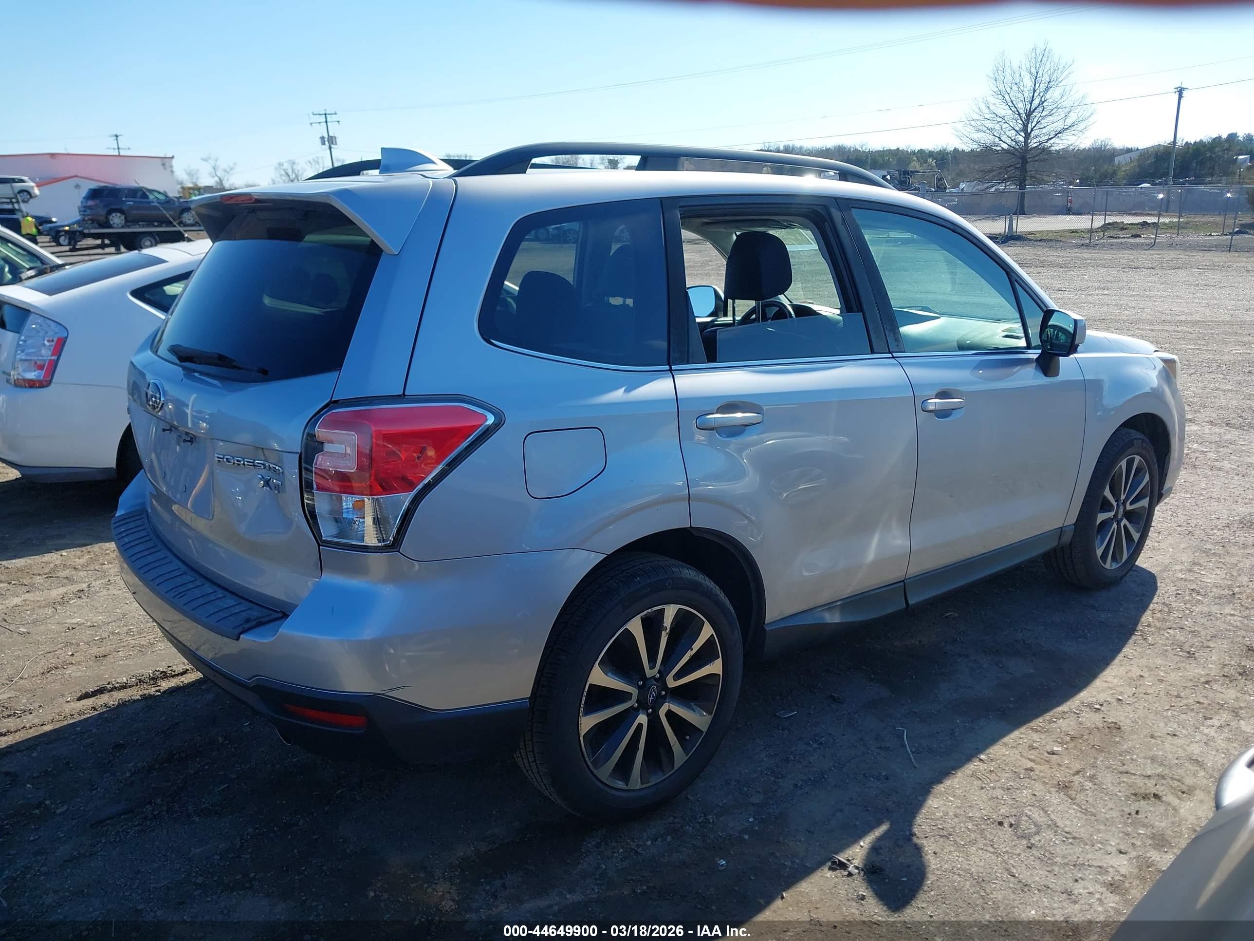 SUBARU FORESTER image 4