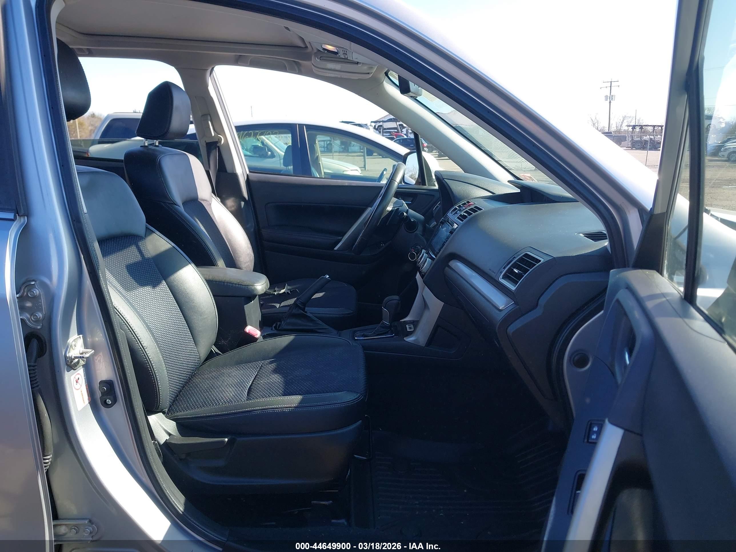 SUBARU FORESTER image 5