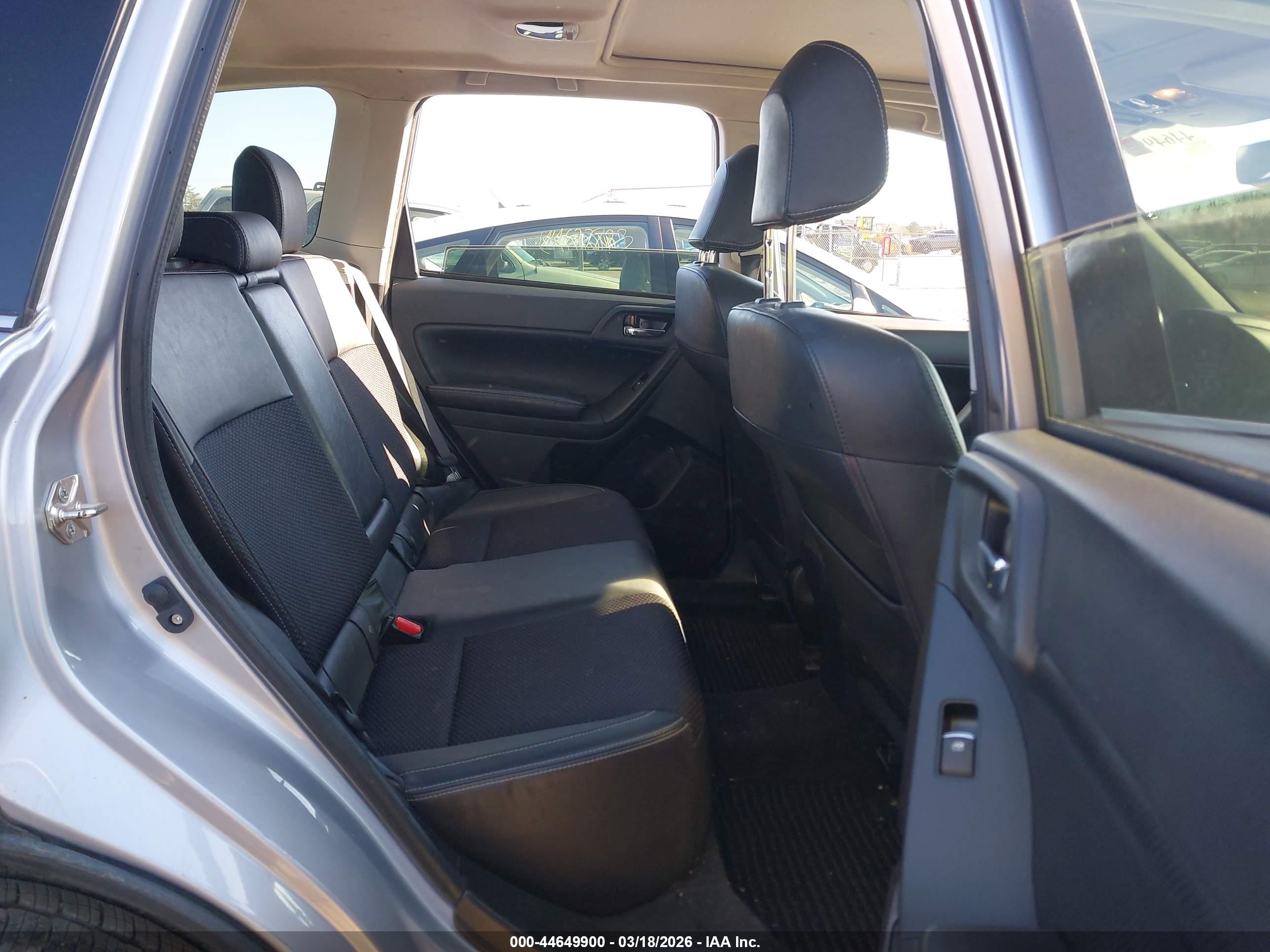 SUBARU FORESTER image 8
