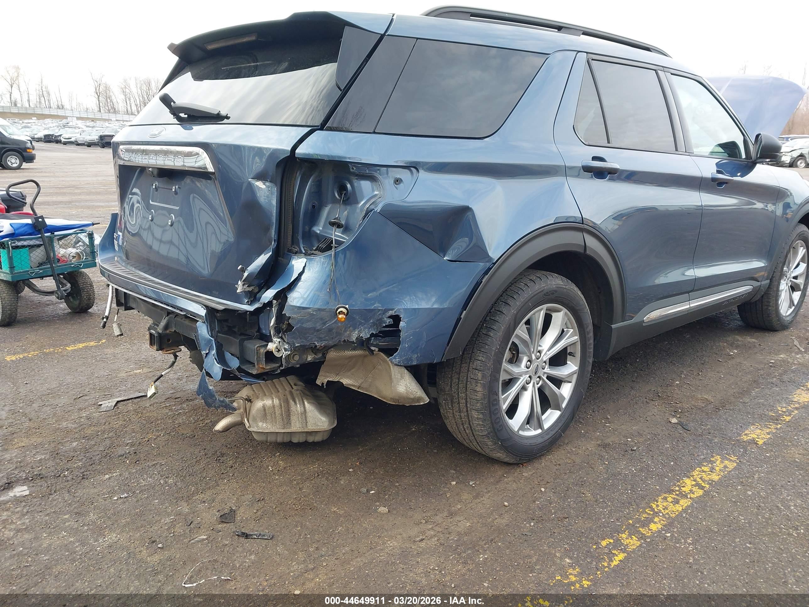 FORD EXPLORER image 6
