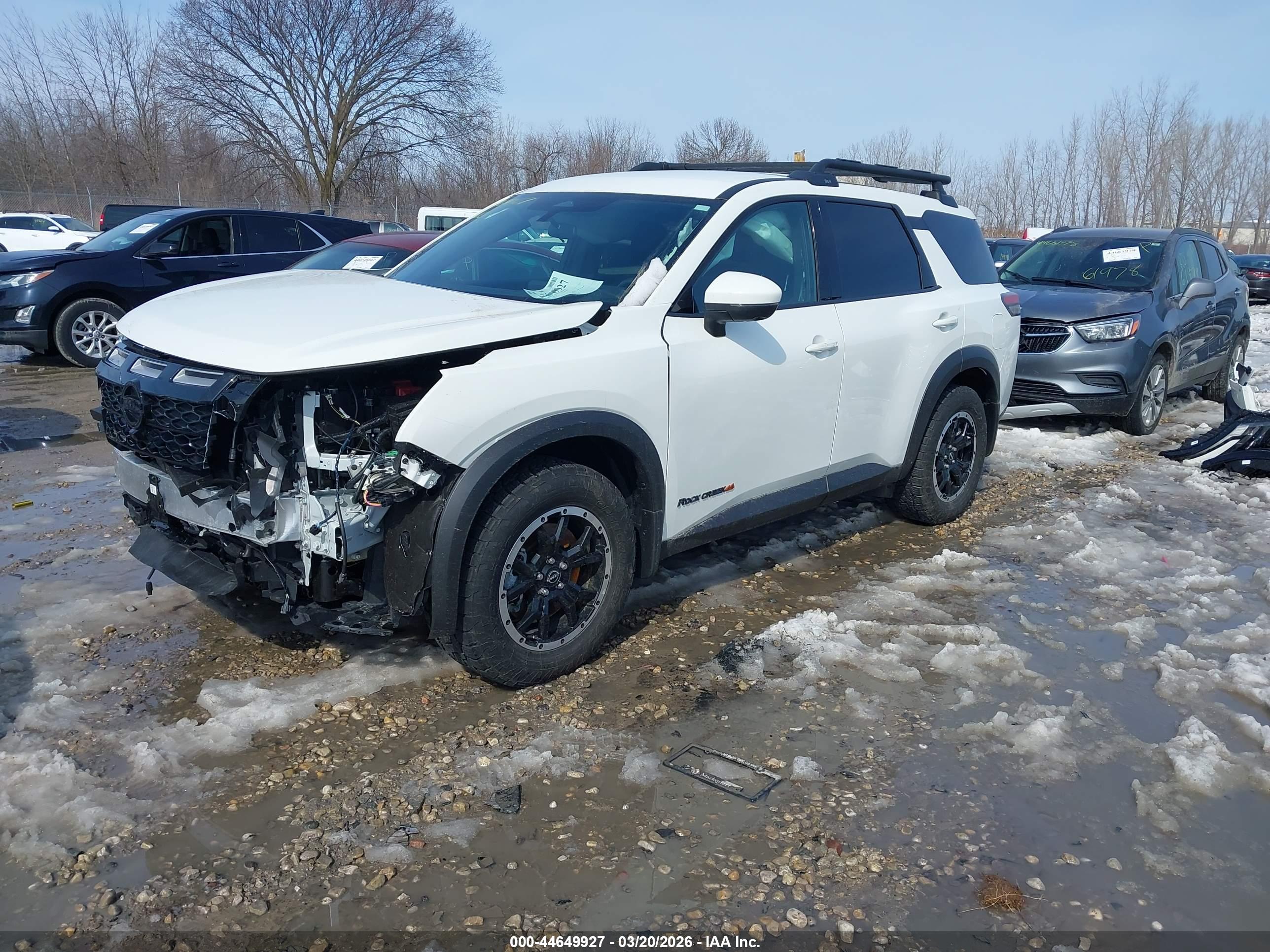NISSAN PATHFINDER image 2
