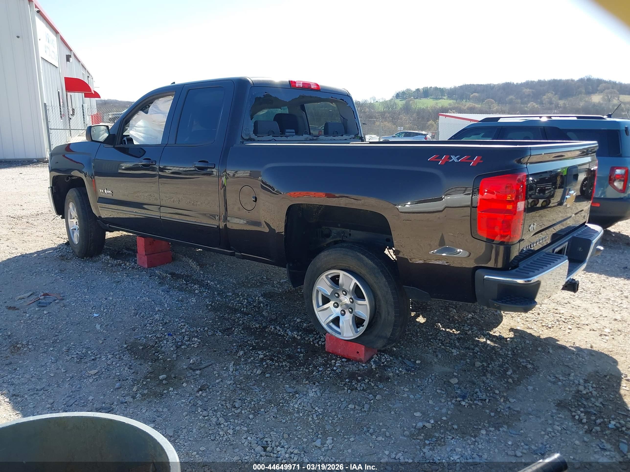 CHEVROLET SILVERADO image 3
