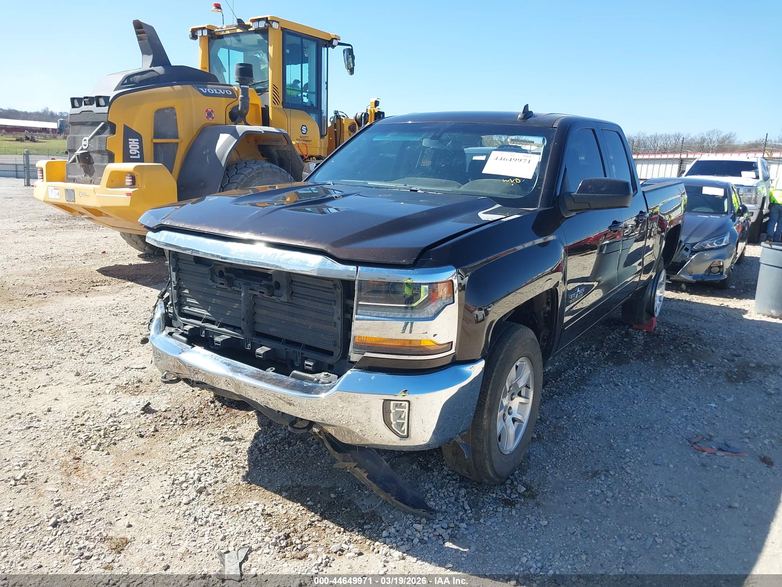 CHEVROLET SILVERADO image 6