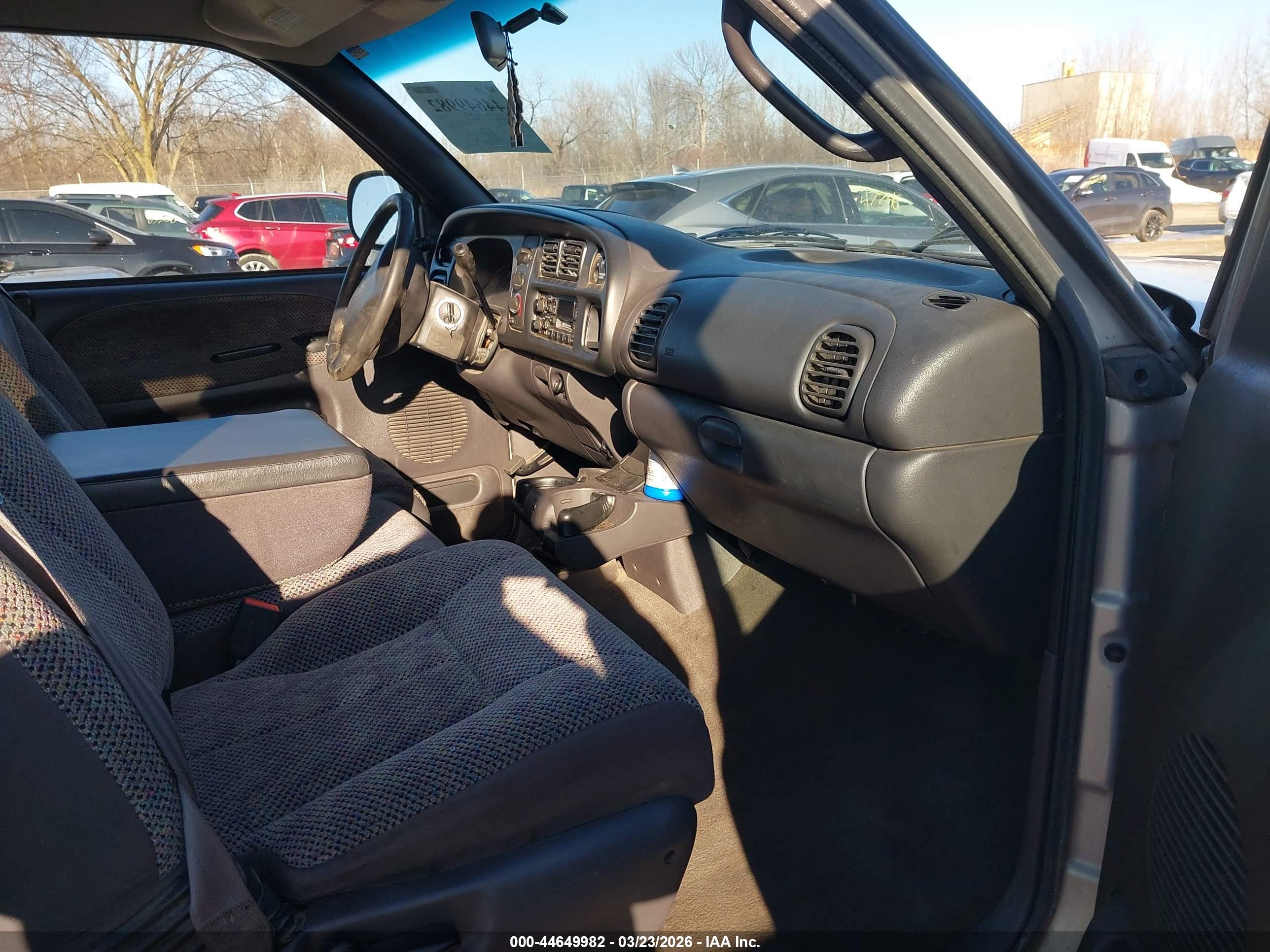 DODGE RAM image 5