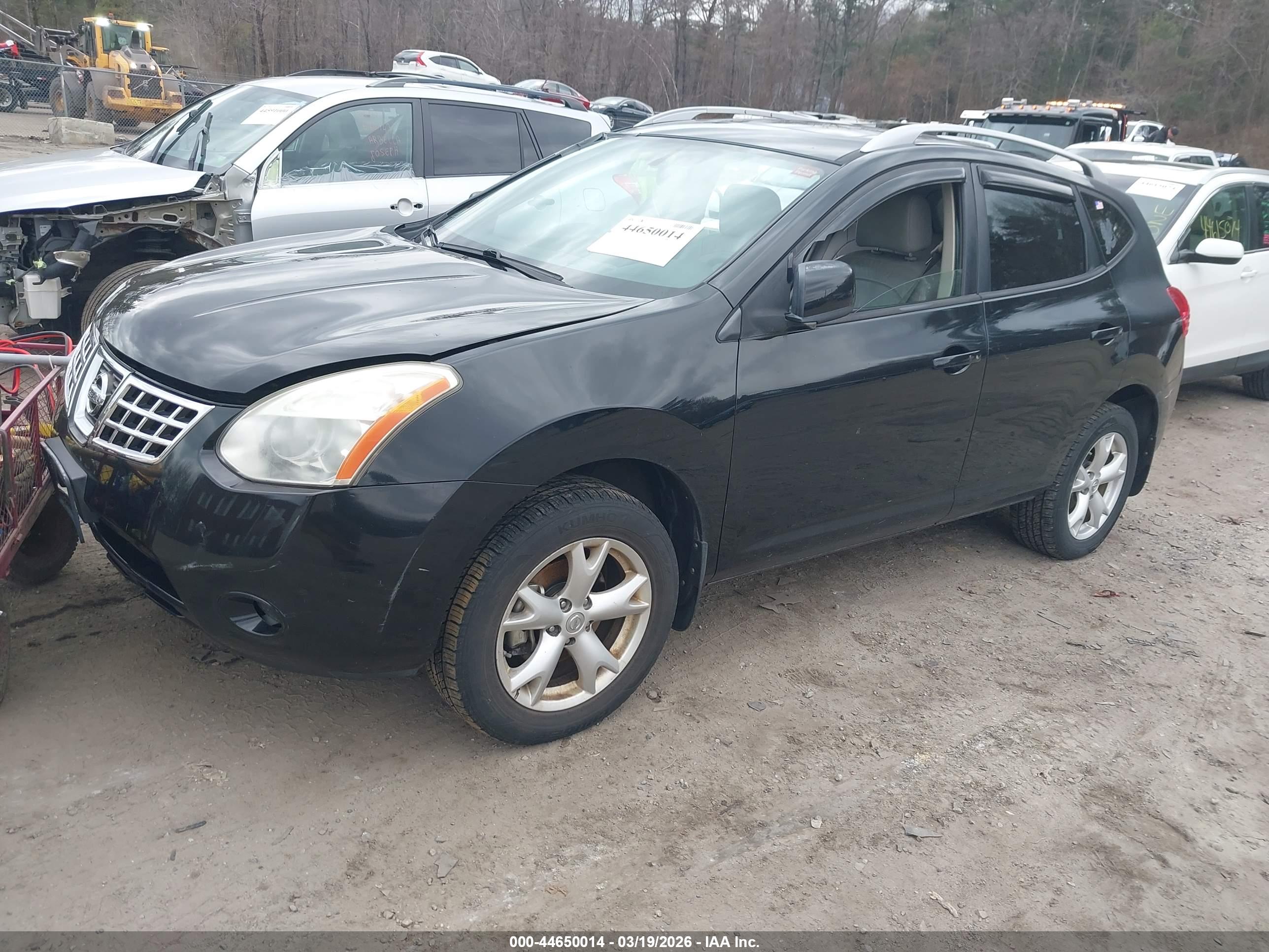 NISSAN ROGUE image 2