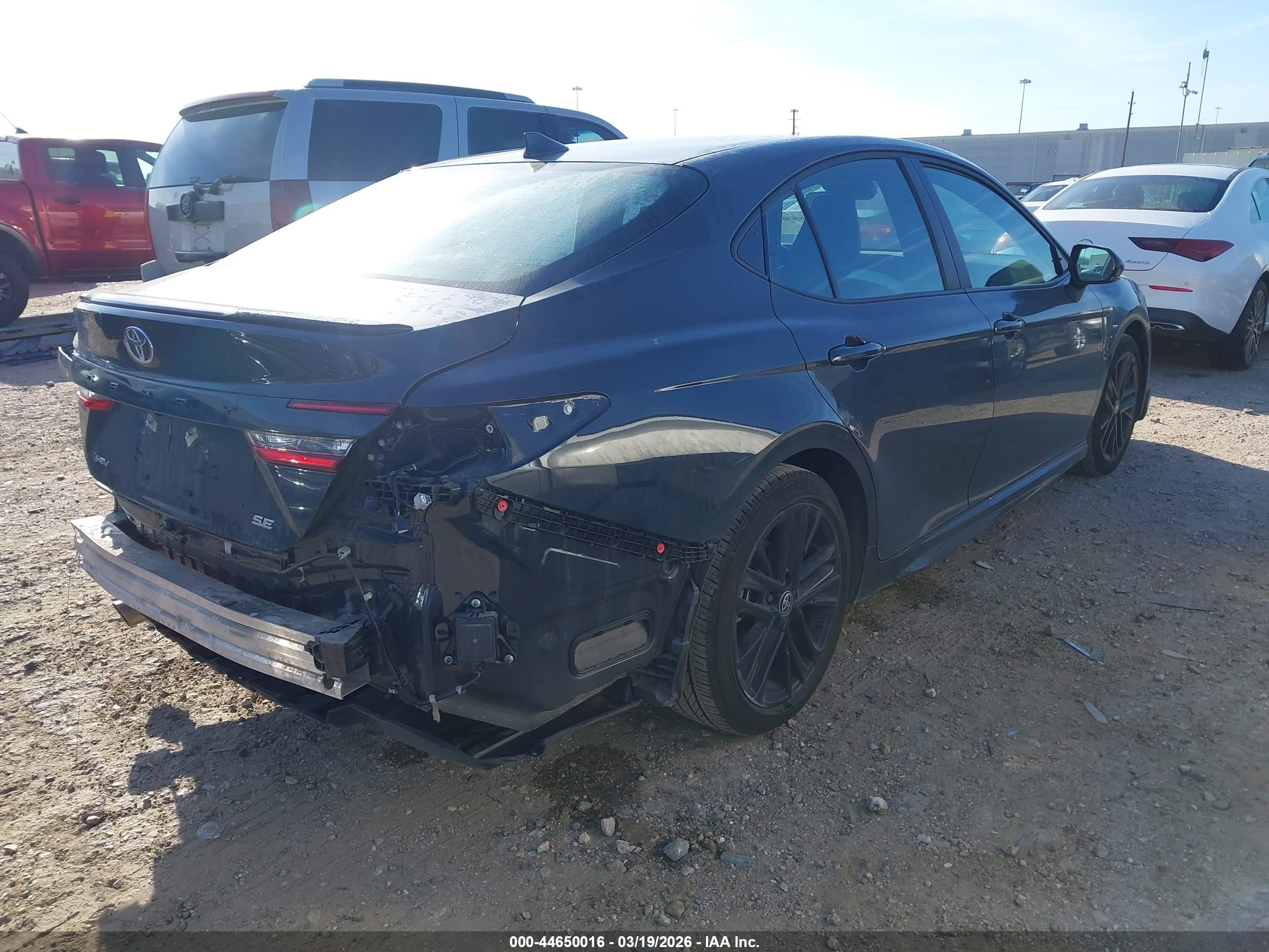 TOYOTA CAMRY image 4