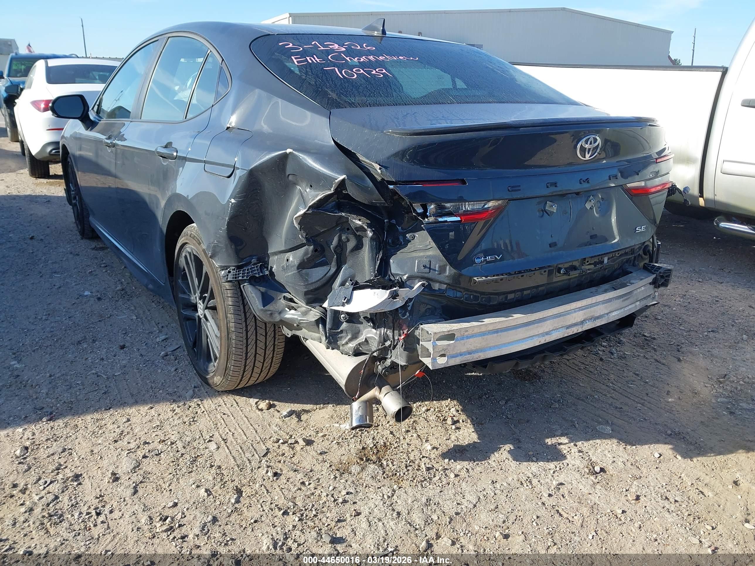 TOYOTA CAMRY image 6