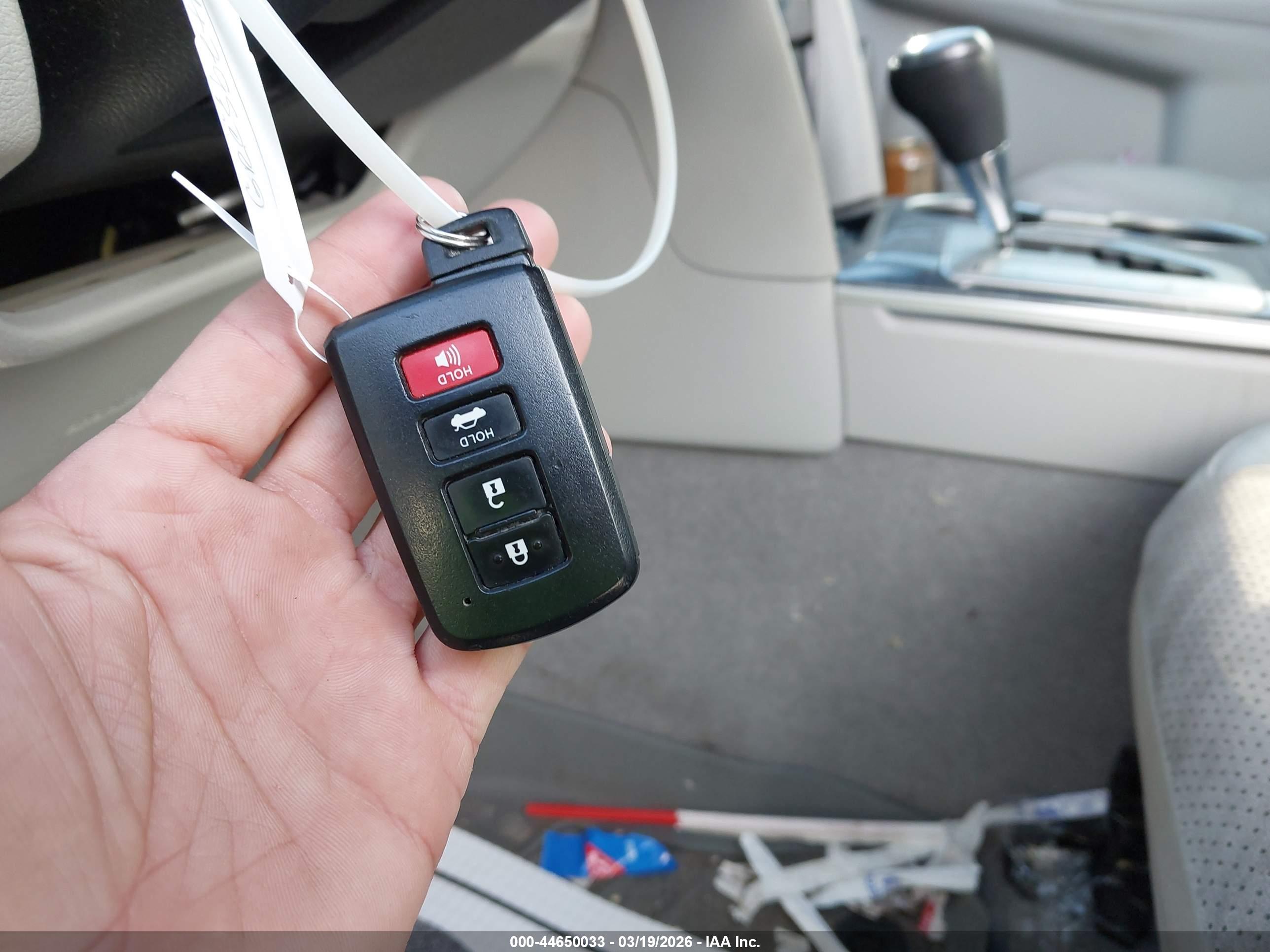 TOYOTA CAMRY image 11
