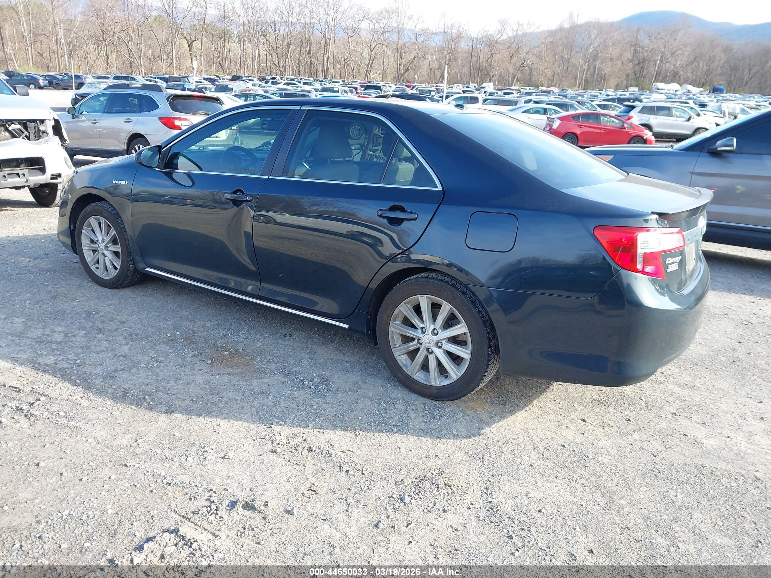 TOYOTA CAMRY image 3