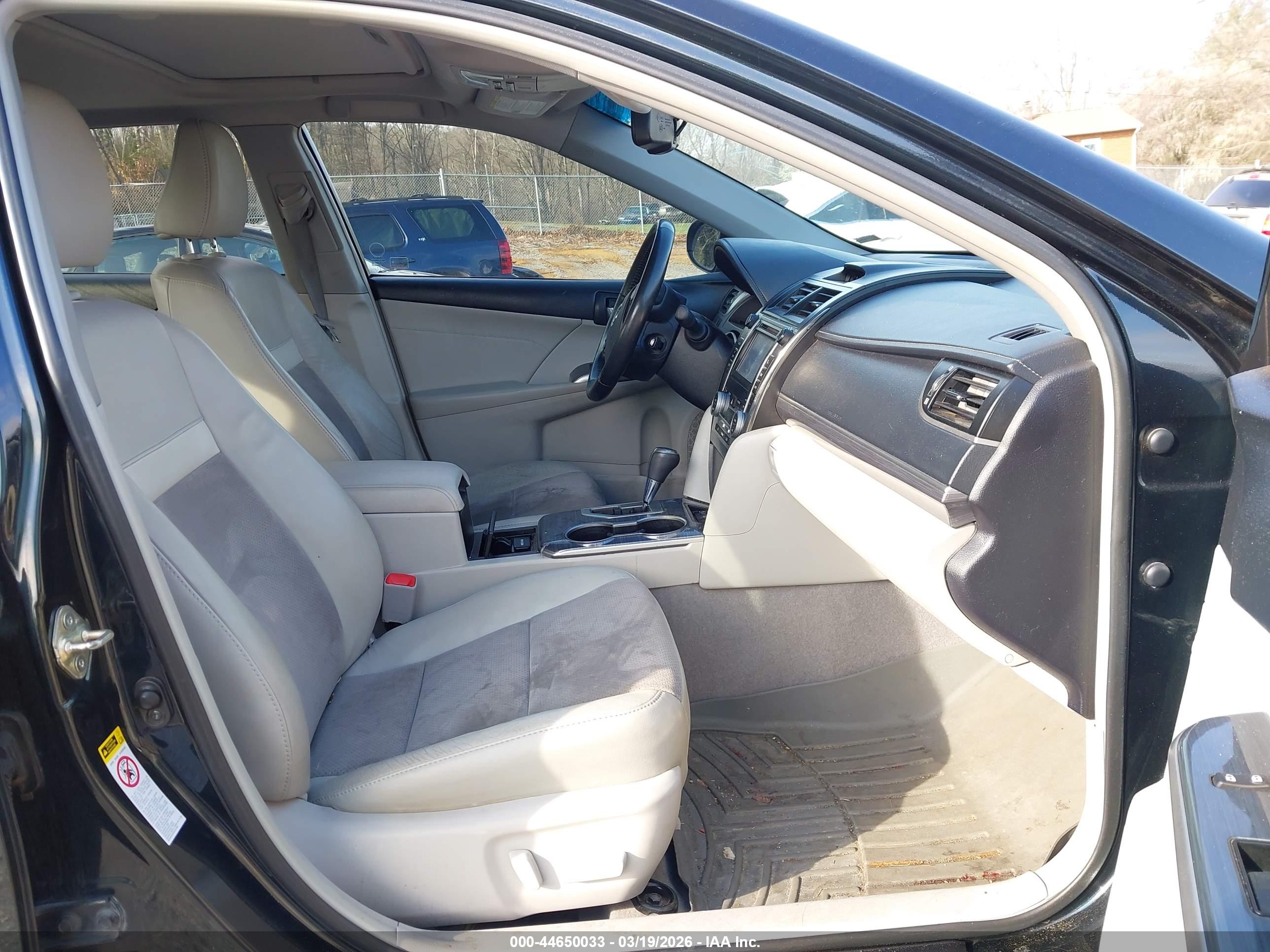 TOYOTA CAMRY image 5
