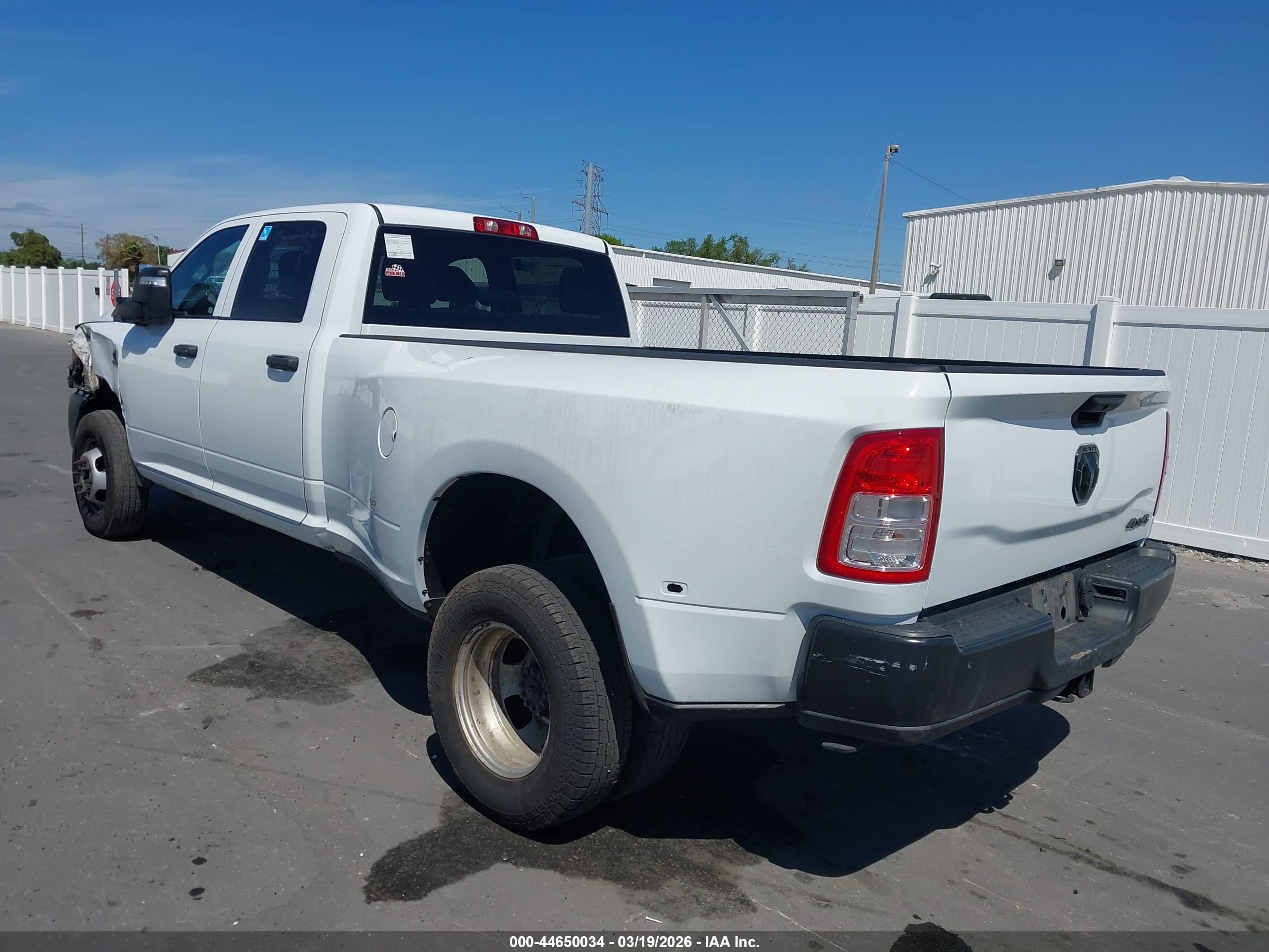 RAM 3500 image 3