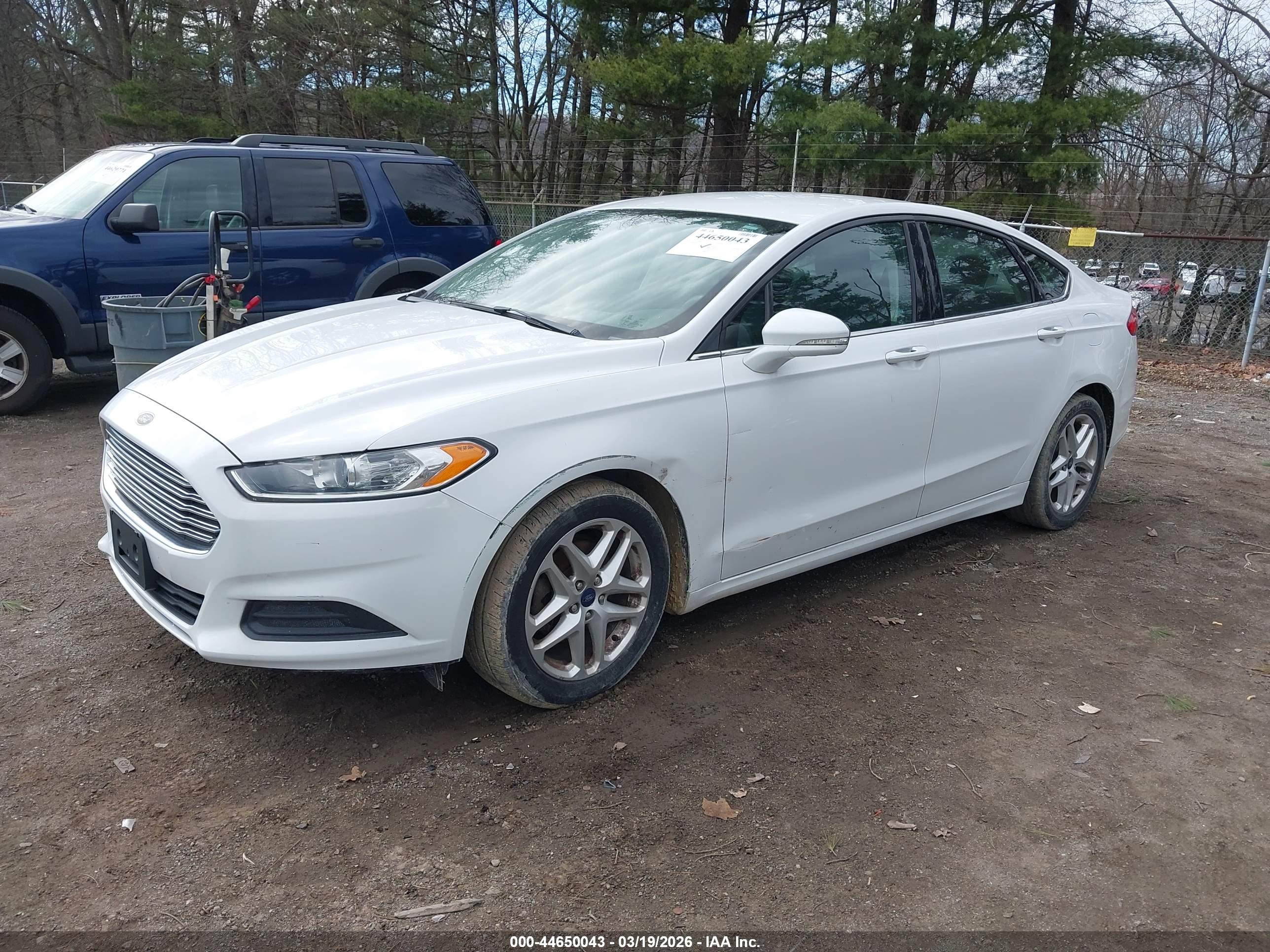 FORD FUSION image 2